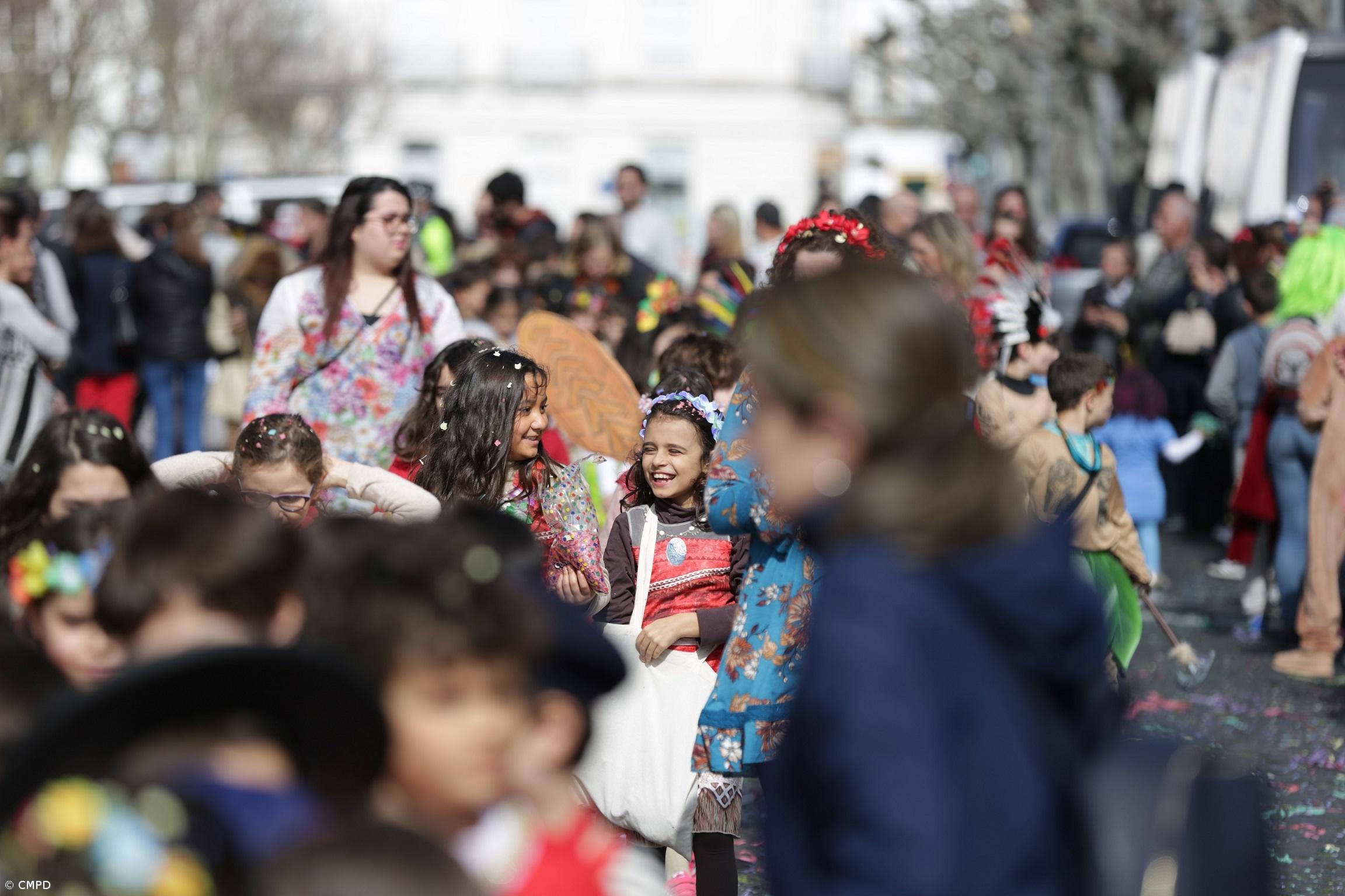 Corso de Carnaval de Ponta Delgada com mais de 3 mil  participantes – Imagem 1