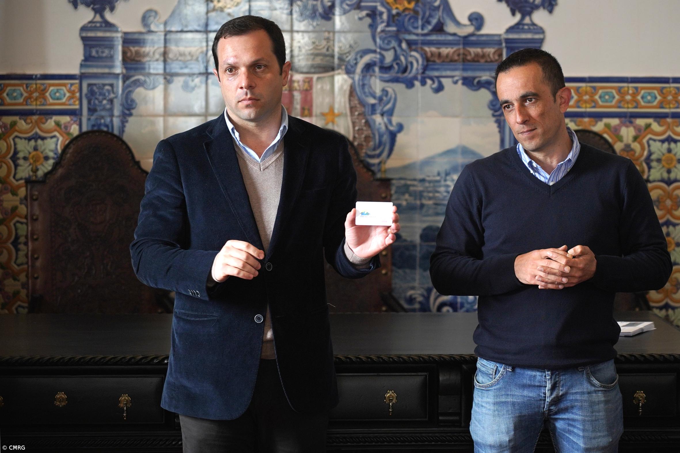 Câmara da Ribeira Grande entrega primeiros cartões do programa abem: – Imagem 2