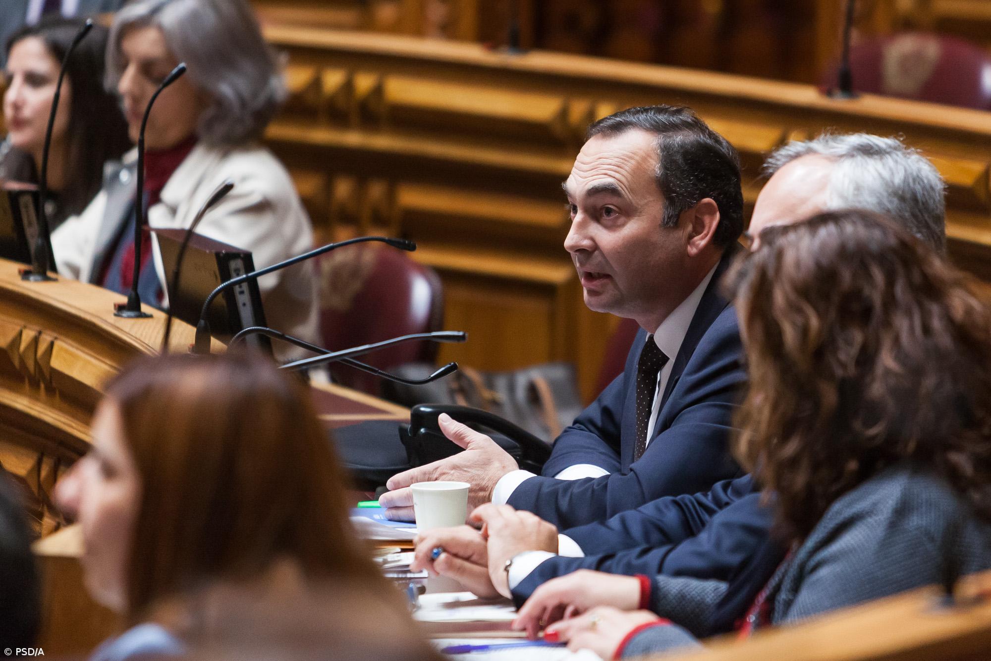 "Militares e civis da Base das Lajes sem equipamento de proteção individual" – Imagem 1