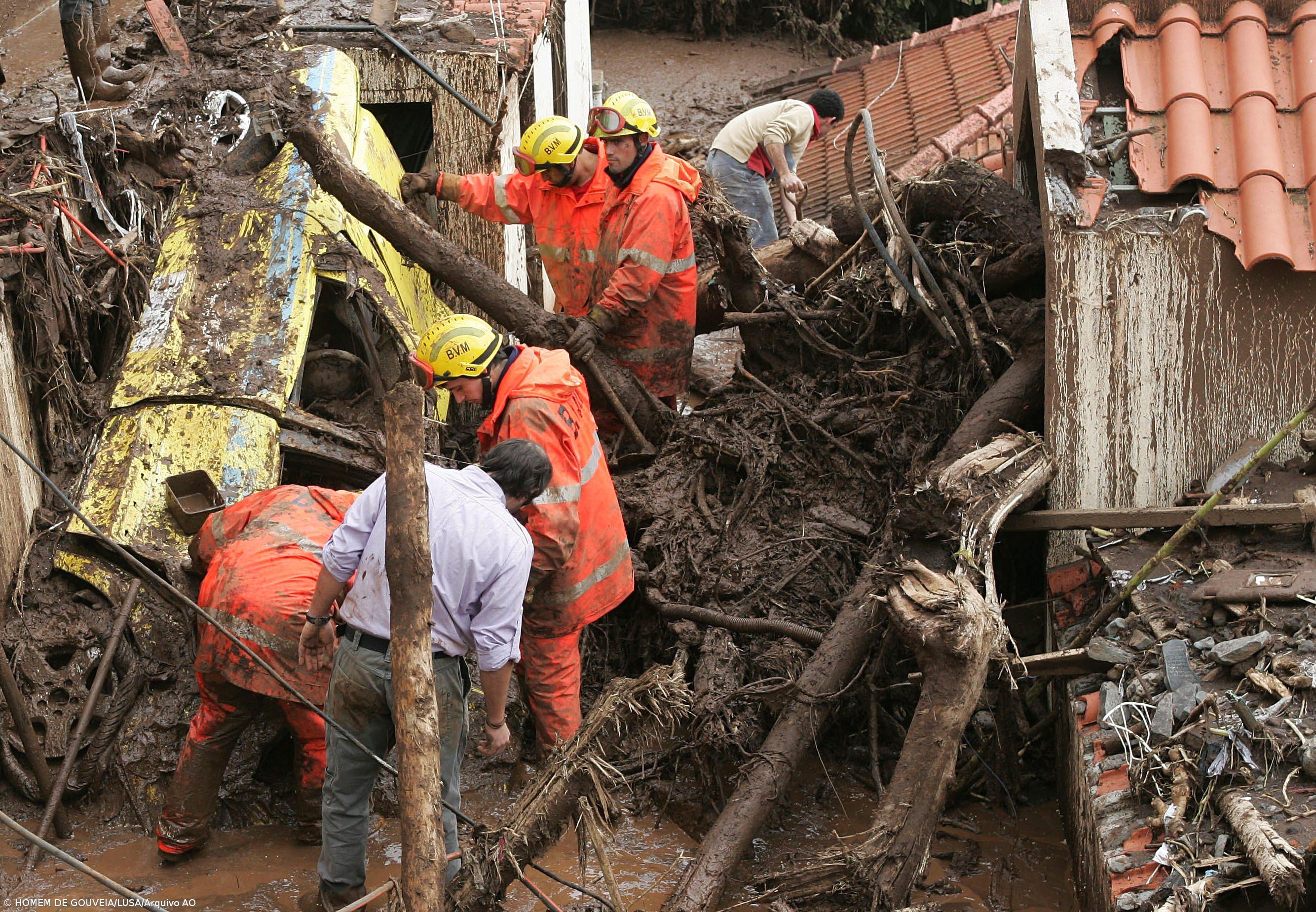 Madeira sofreu há 10 anos temporal com 47 mortos e 600 desalojados – Imagem 3