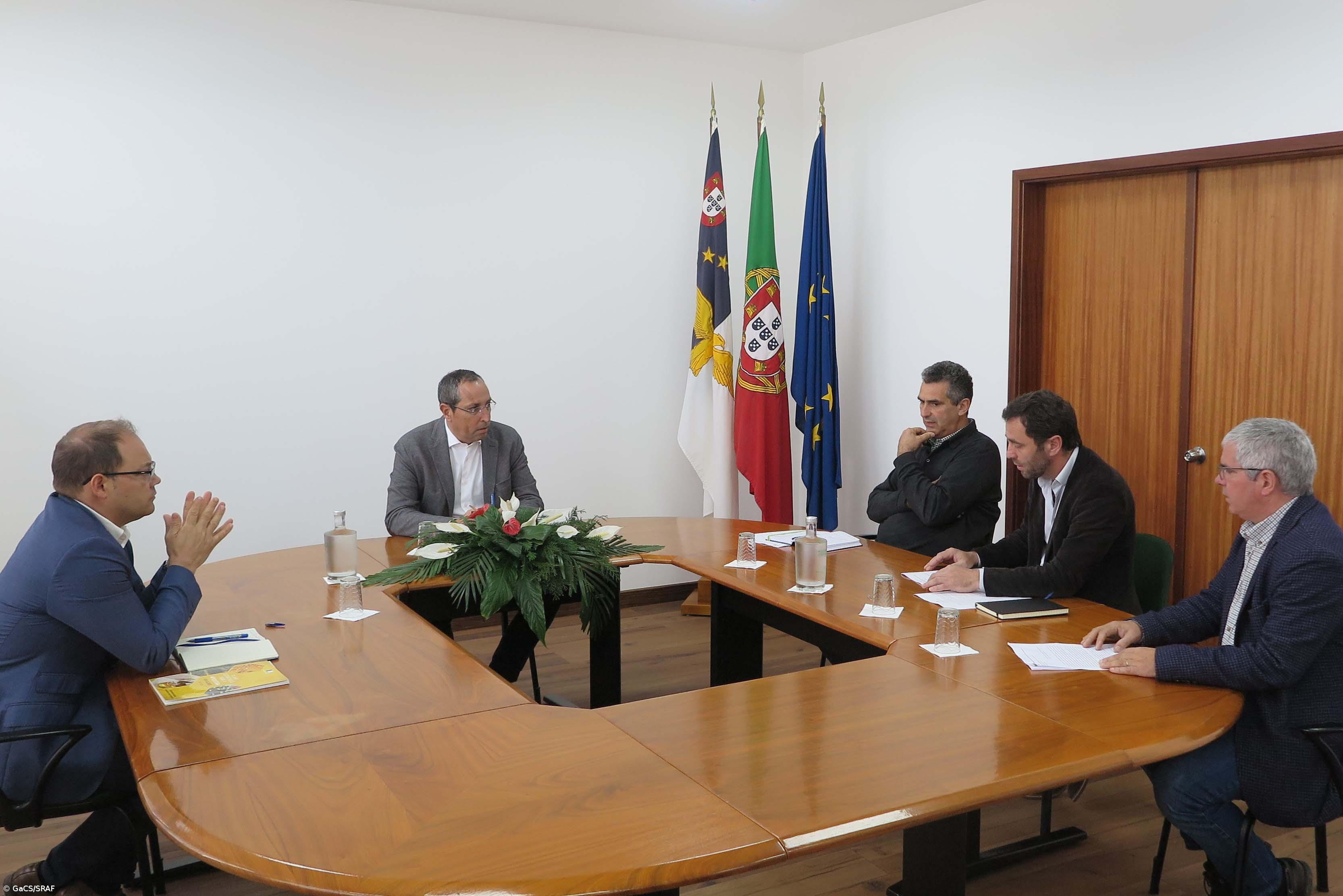 Governo dos Açores vai rever lei que regula apicultura na região – Imagem 1