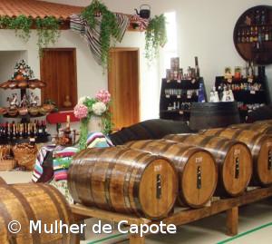 Fábrica de Licores Mulher de Capote – Imagem 3