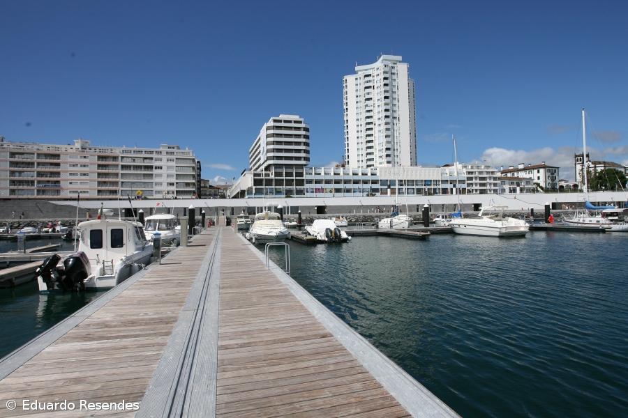 Construção de pontão flutuante minimiza ondulação na Marina – Imagem 1