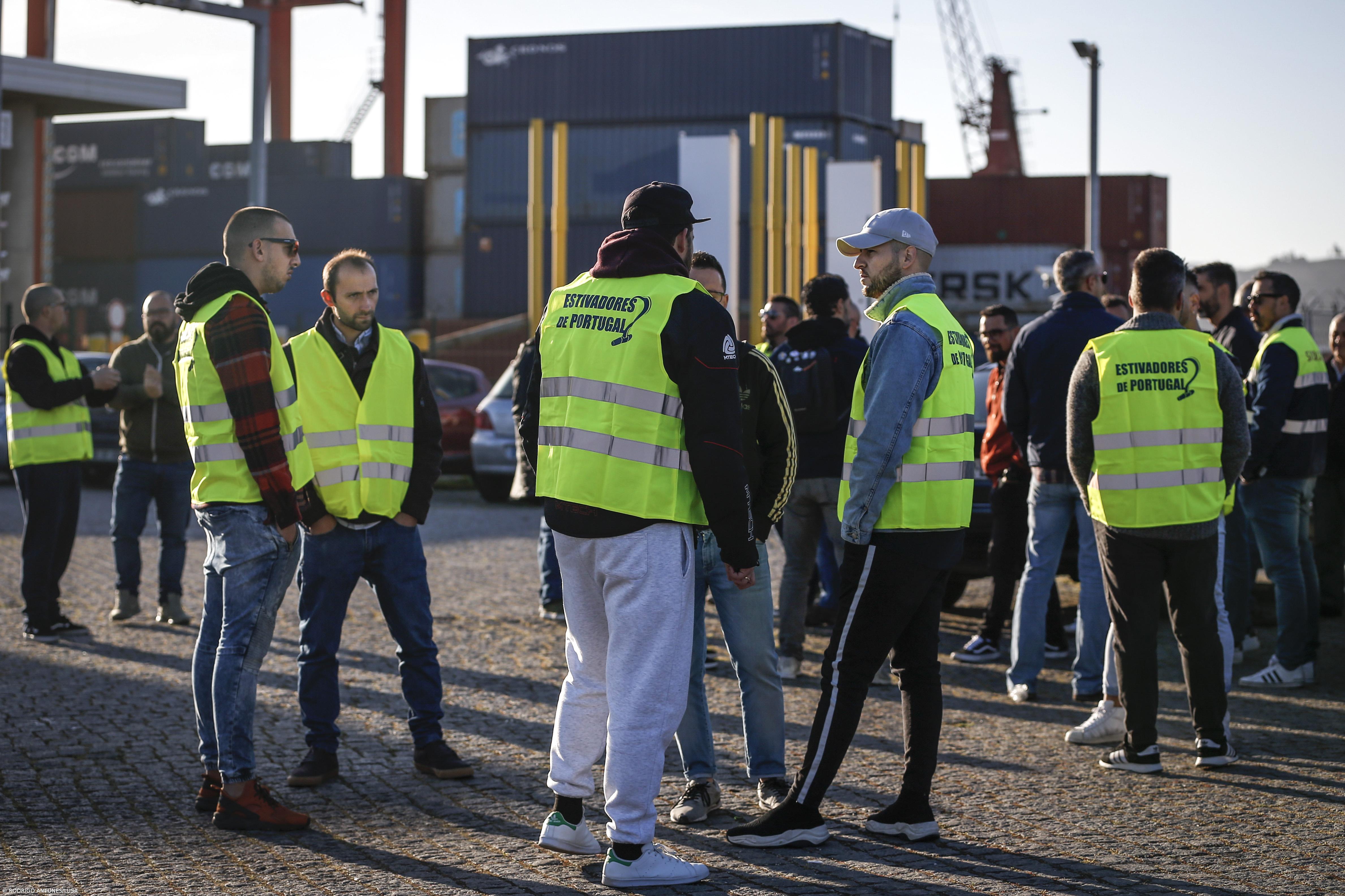 Estivadores admitem não ter condições para cumprir serviços mínimos durante a greve – Imagem 1