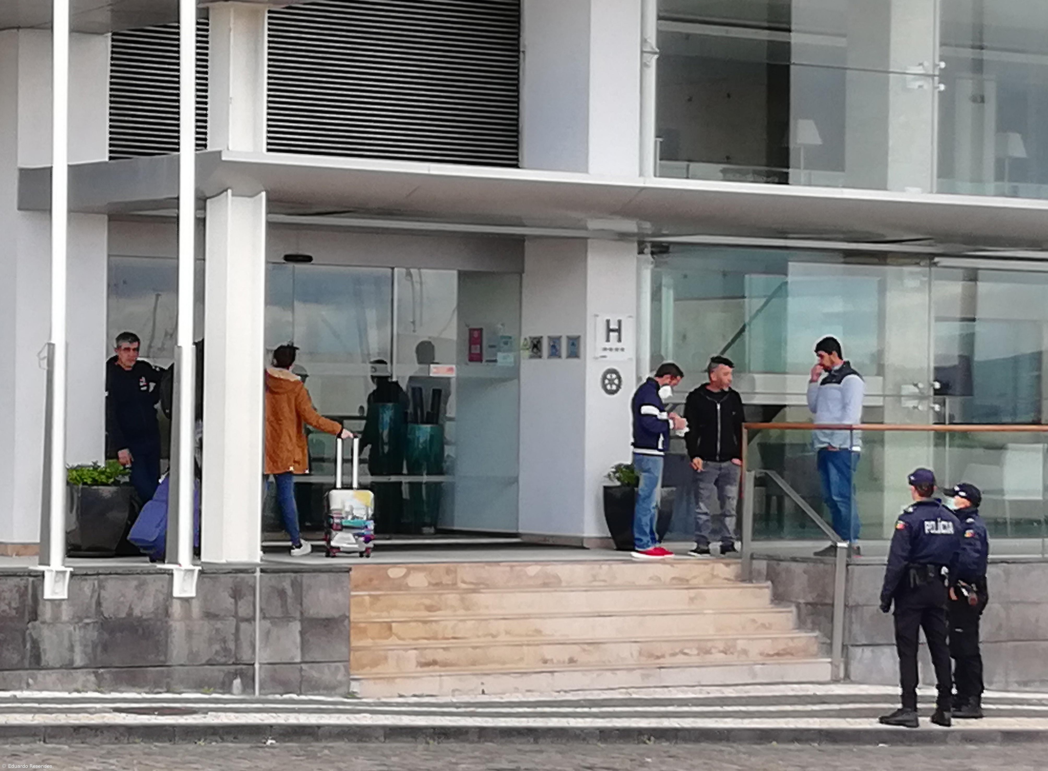 Governo dos Açores garante custo de dormidas em confinamento em hotéis – Imagem 4