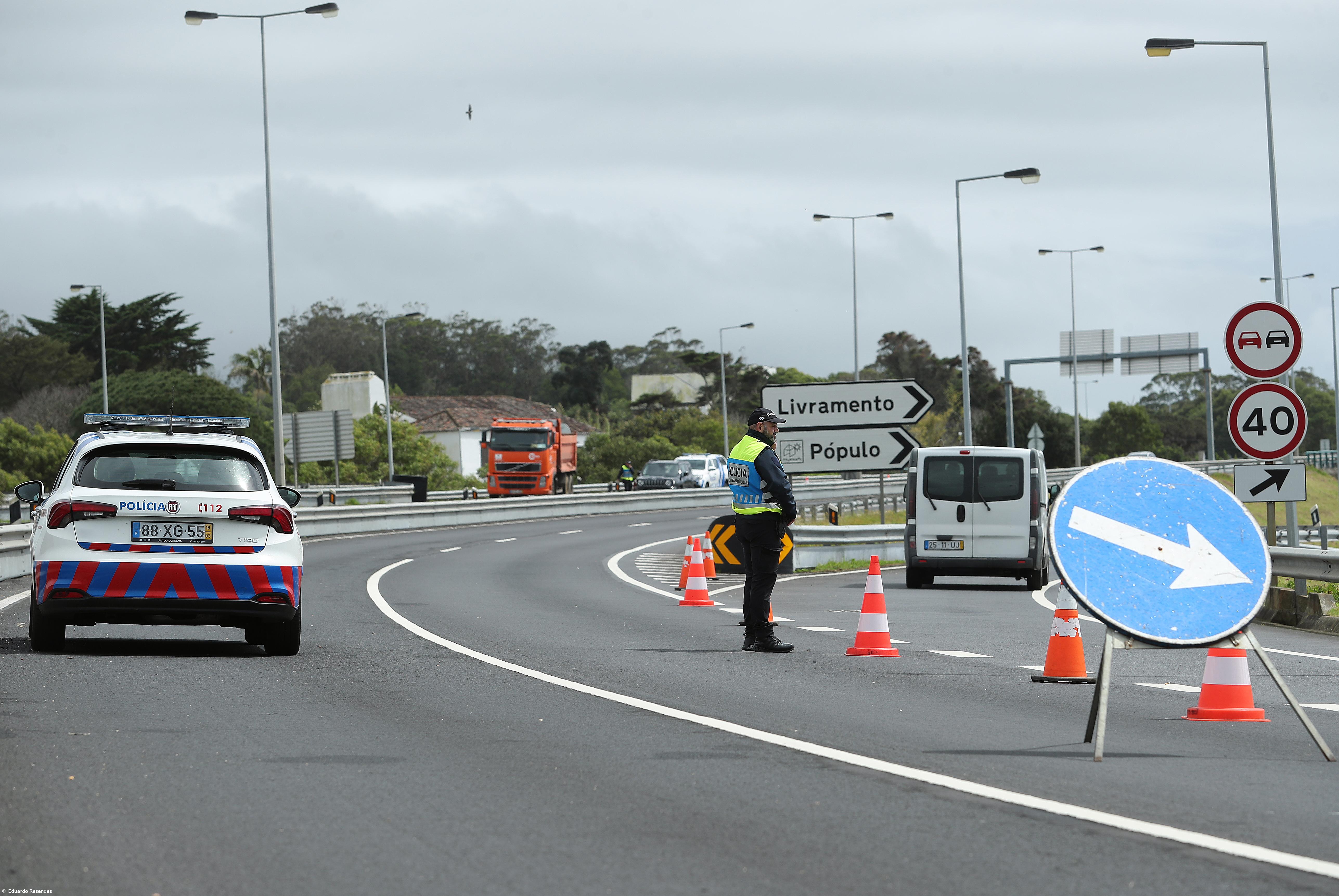 PSP fez 12 detenções por desobediência nos Açores – Imagem 1
