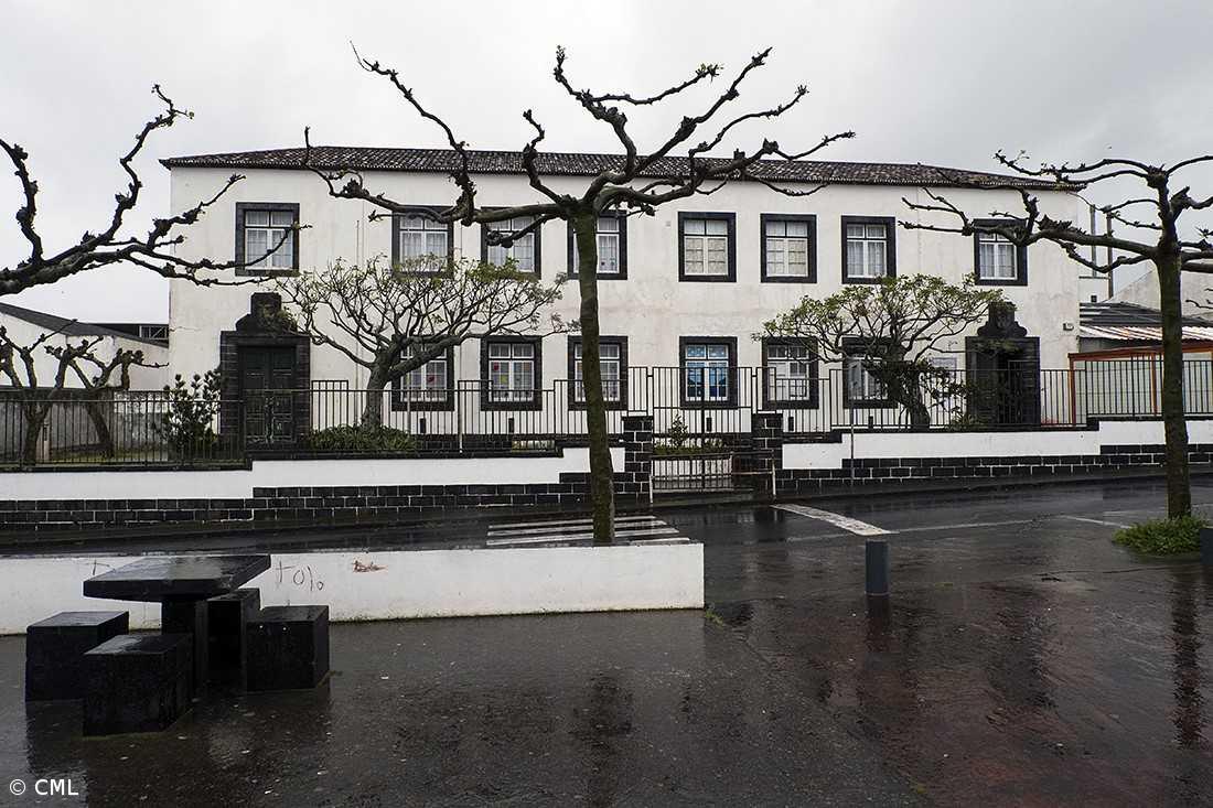 Construção de alpendre na EBI/JI Prof. Octávio Gomes Filipe – Imagem 1