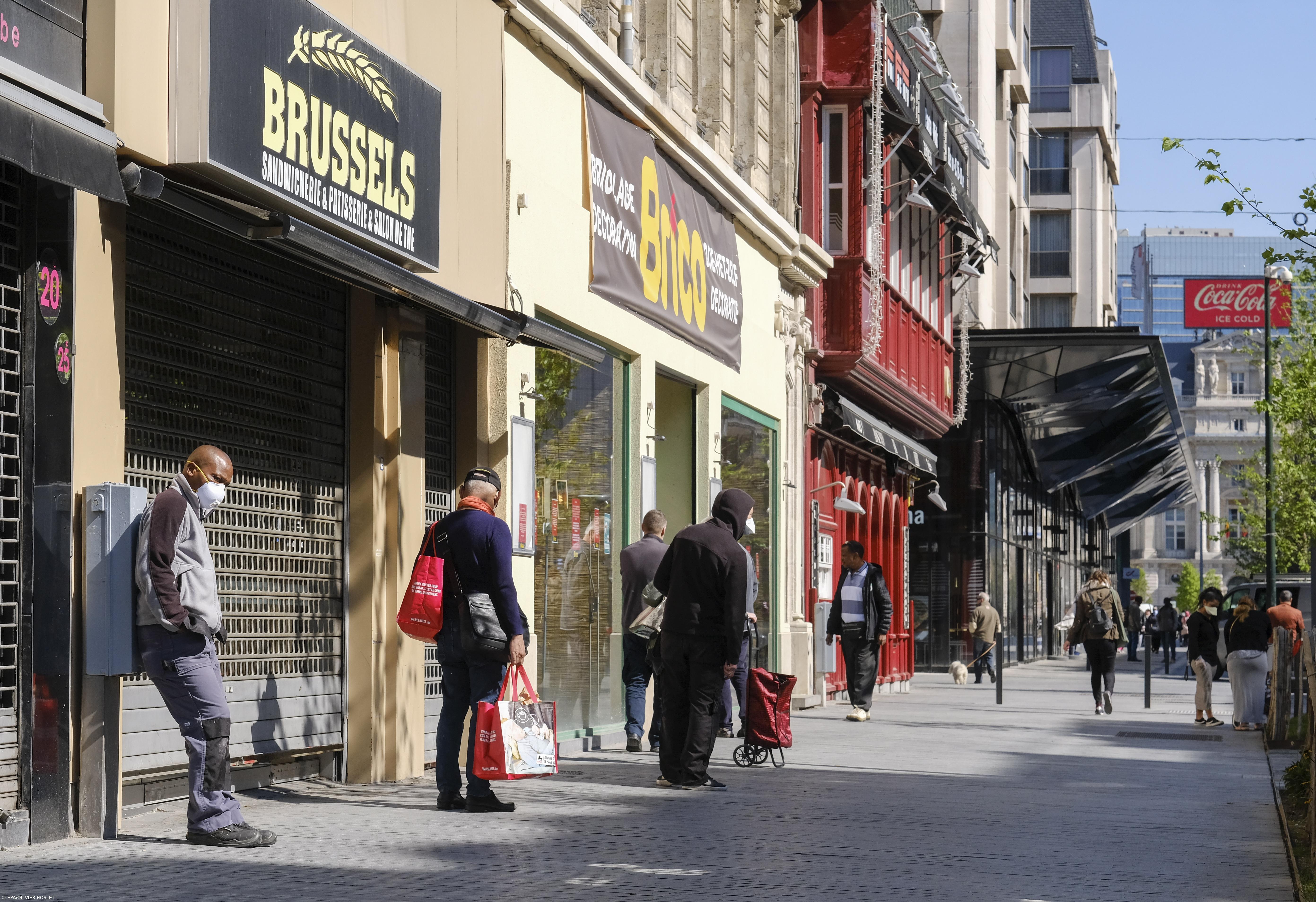 Polícia belga interceta dezenas de veículos que se dirigiam para protesto em Bruxelas – Imagem 1