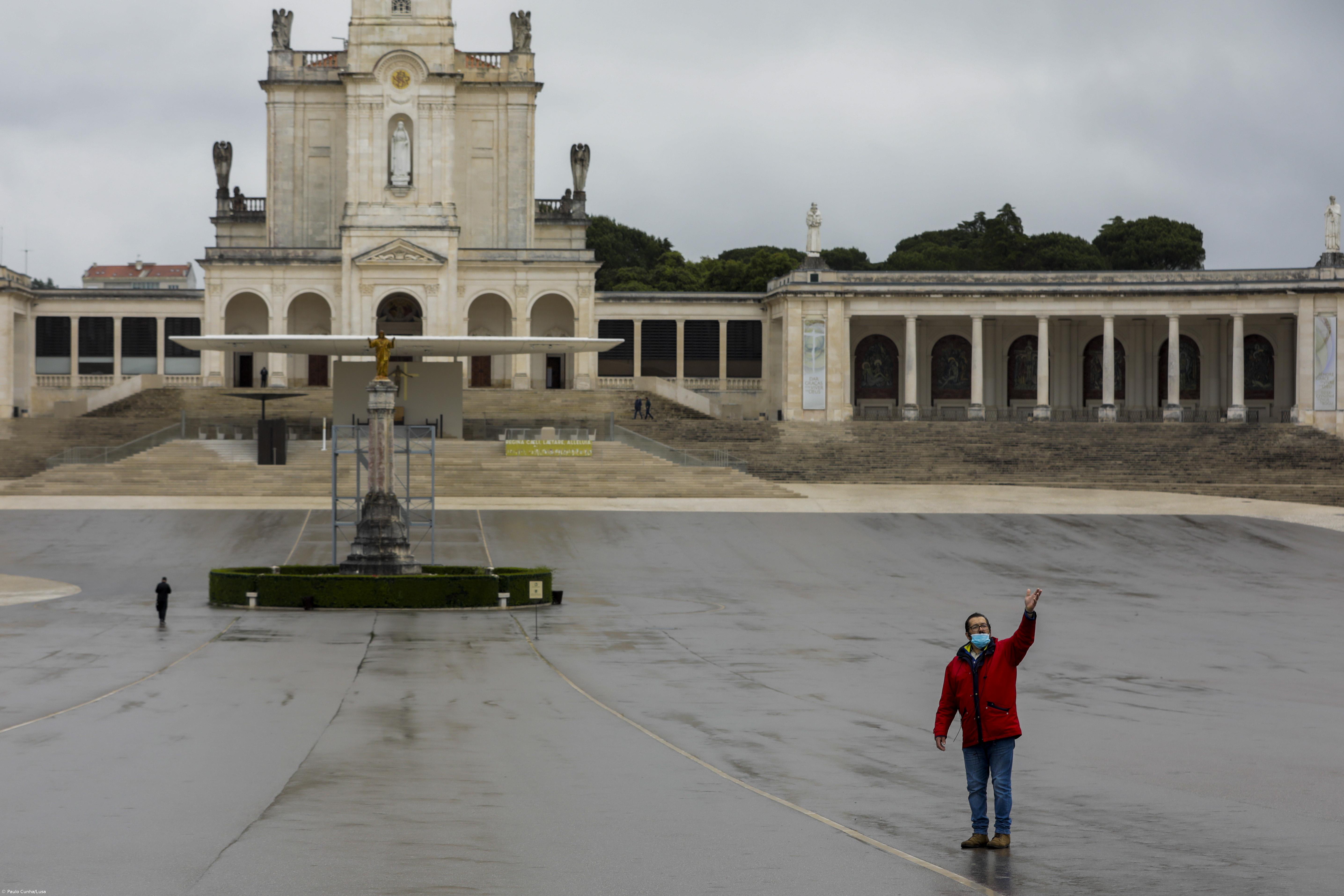  Fátima, uma cidade deserta sem peregrinos e com o Santuário vazio – Imagem 1