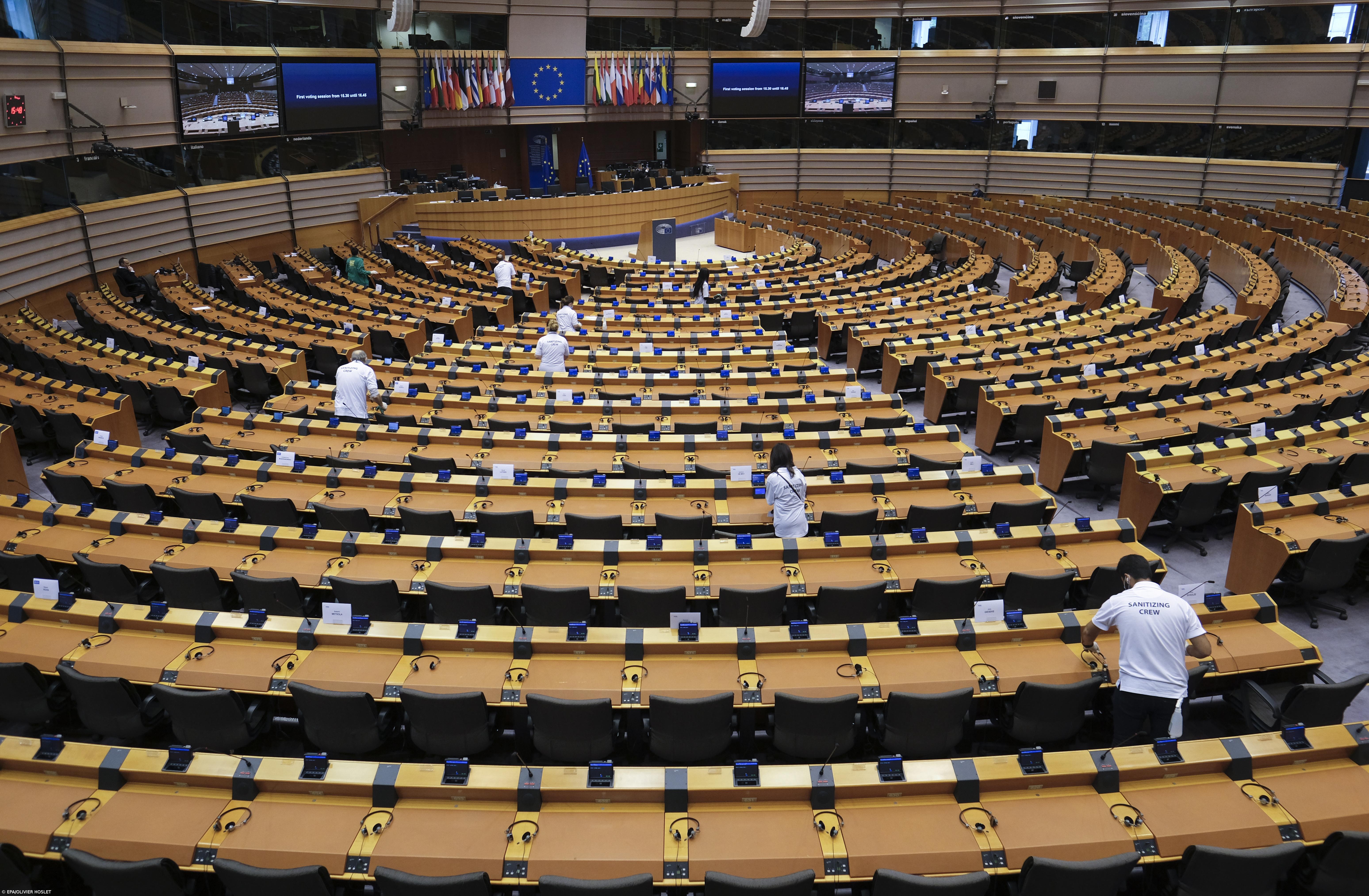 Bruxelas propõe reabrir fronteiras da UE a estrangeiros já vacinados – Imagem 1