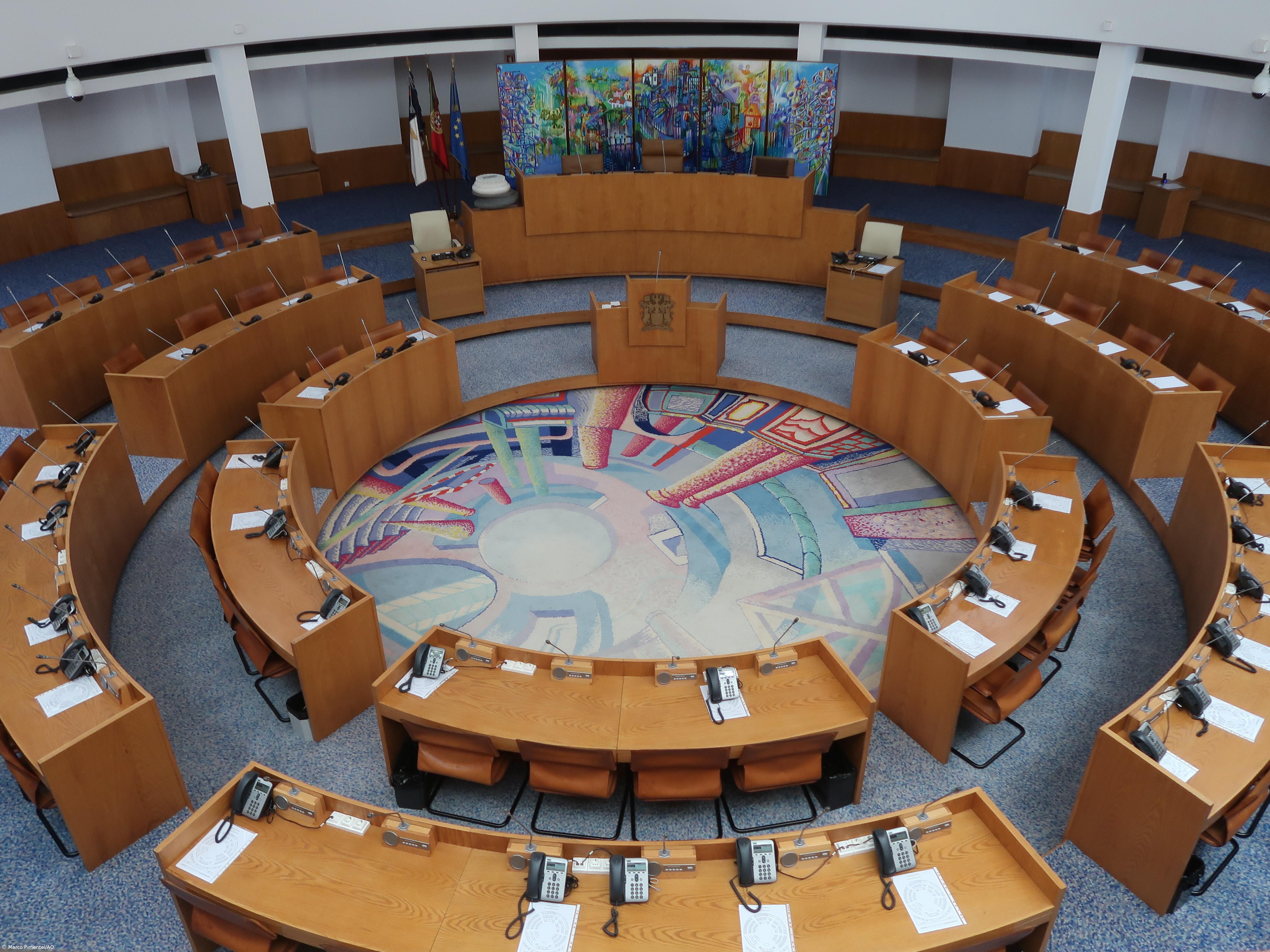 Parlamento toma posse com 24 novos deputados – Imagem 1