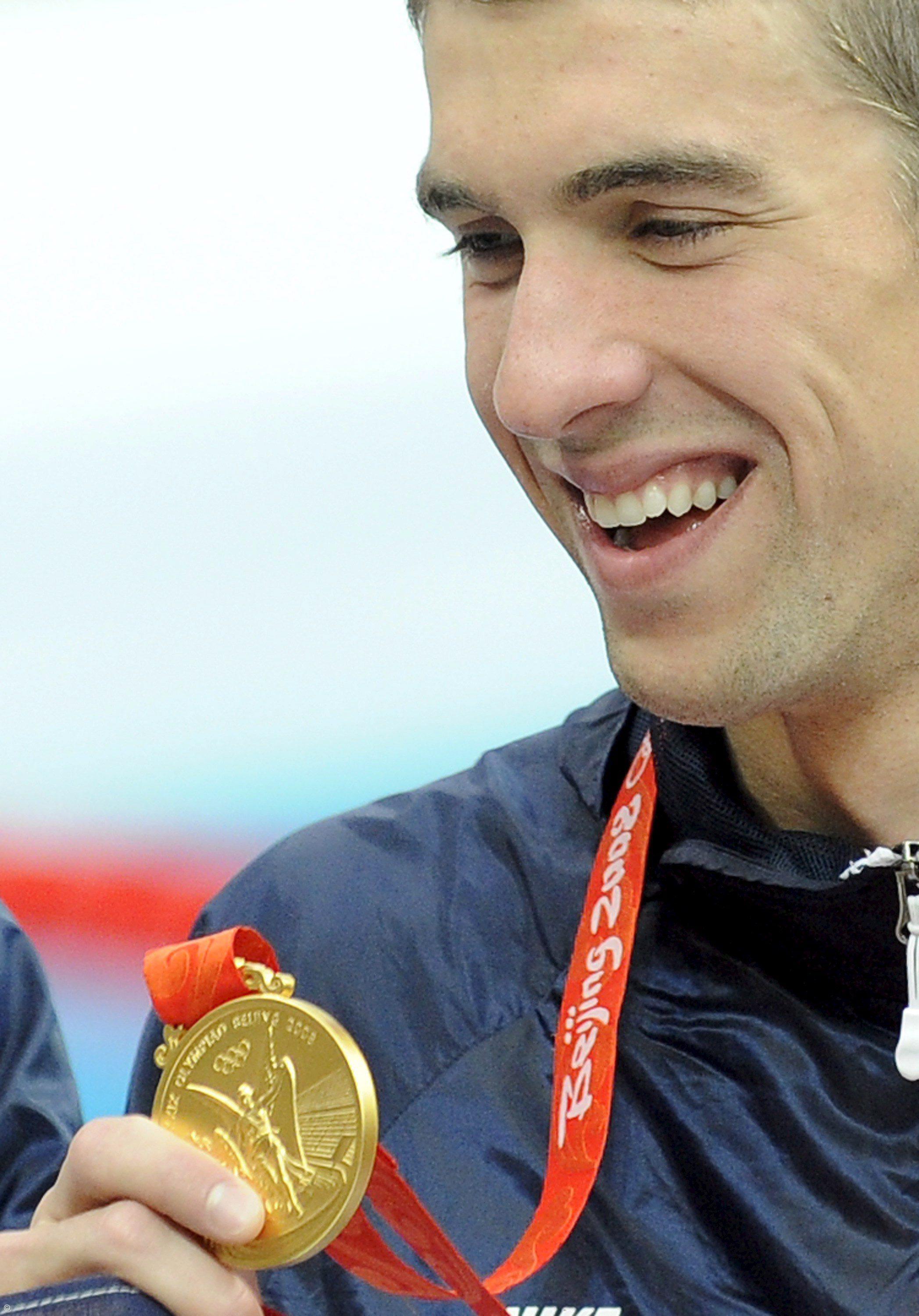  Phelps fecha participação com histórico recorde de oito títulos – Imagem 1