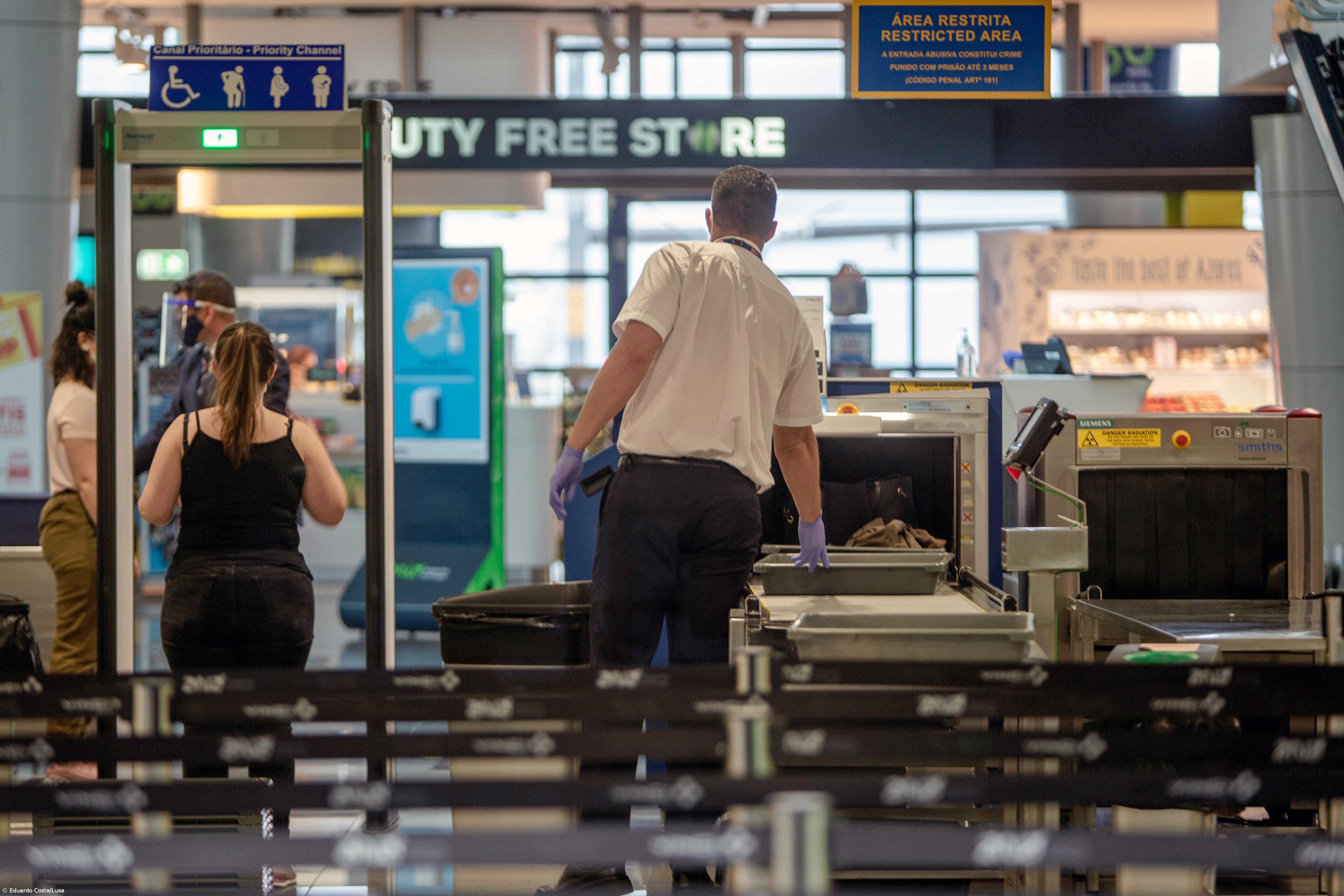 Açores voltam à categoria verde dos mapas do ECDC, continente e Madeira no laranja – Imagem 1