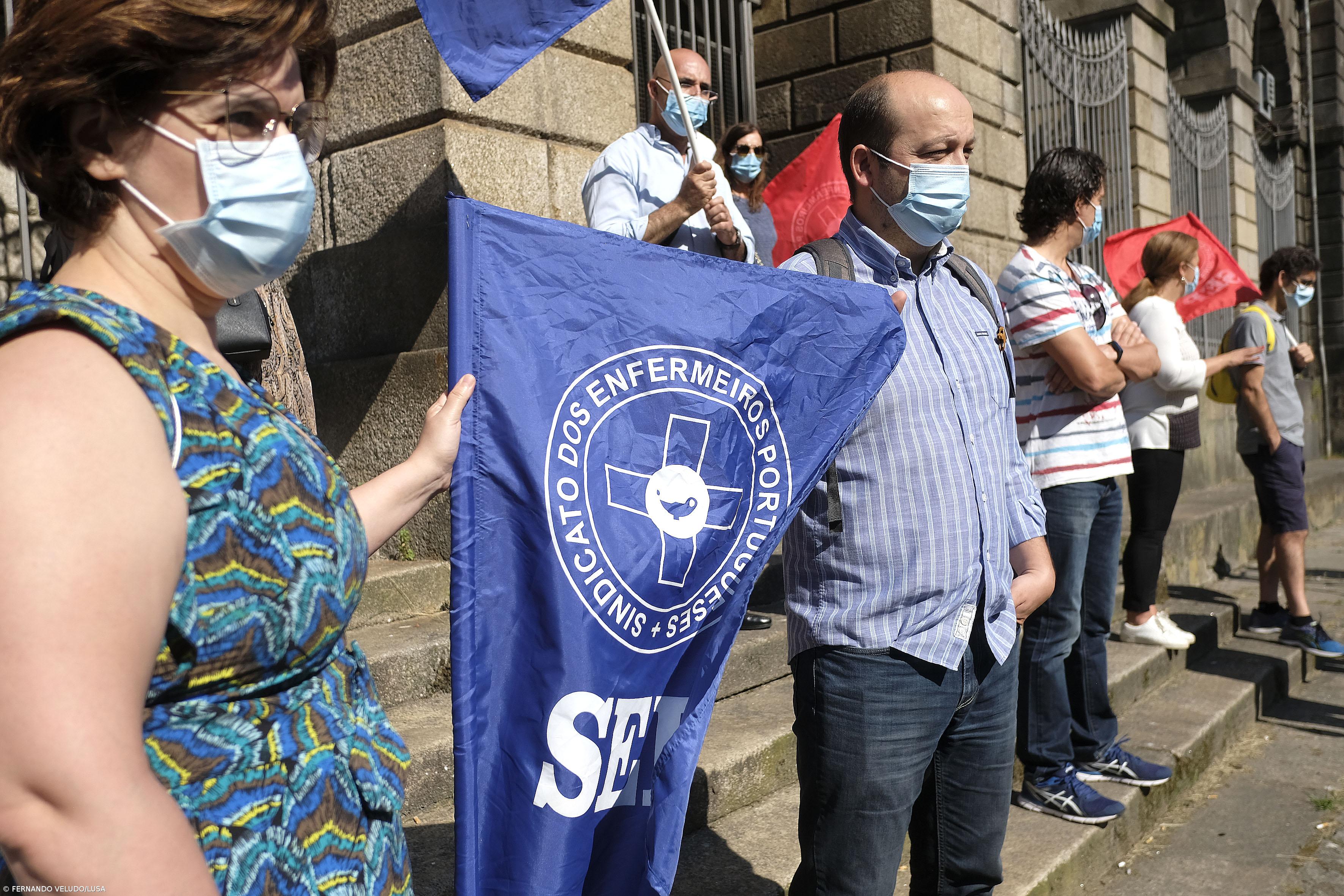 Greve dos enfermeiros com adesão de 65%  – Imagem 1