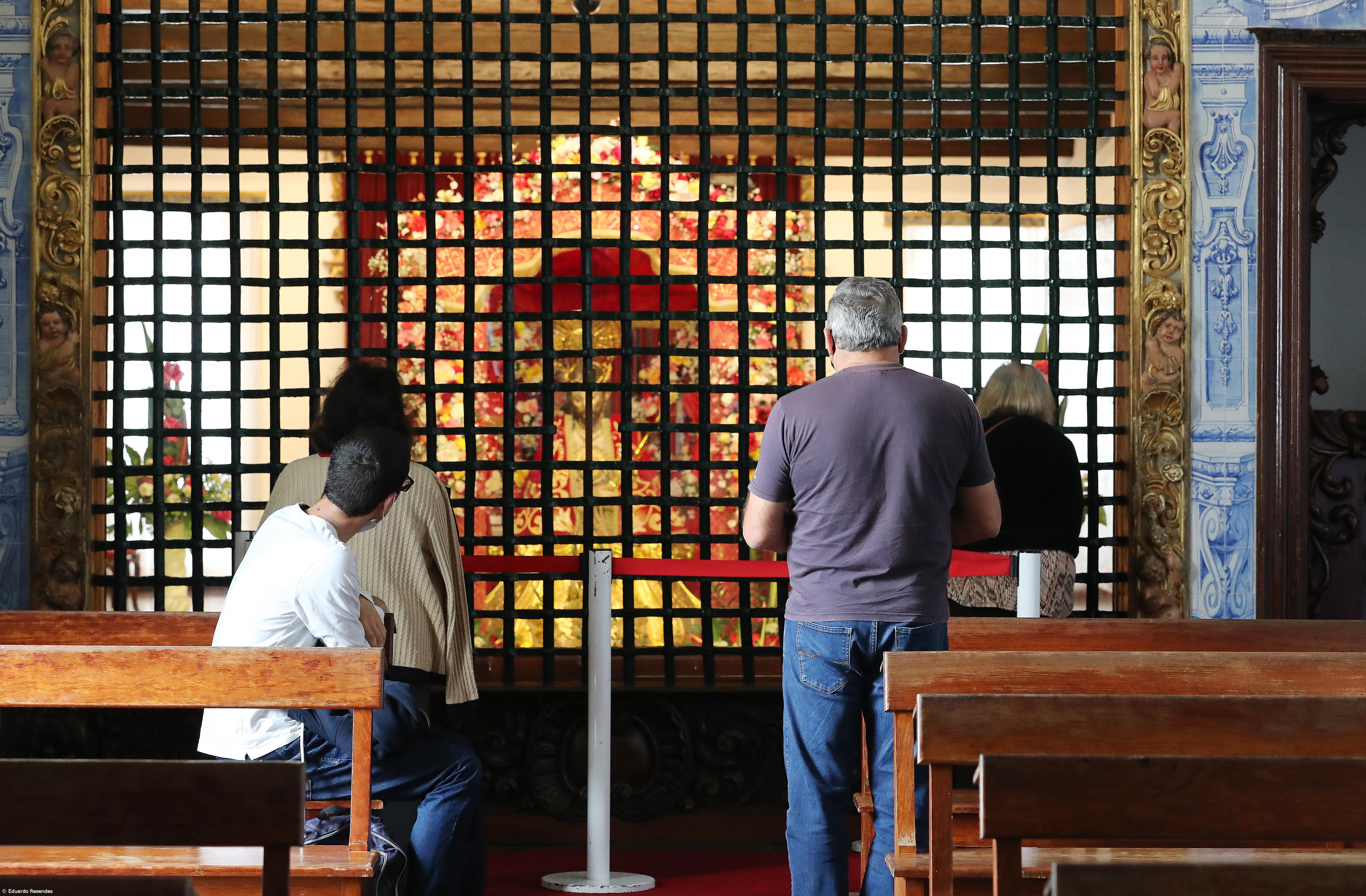 Santuário reabre com imagem do Santo Cristo mais perto das pessoas – Imagem 9