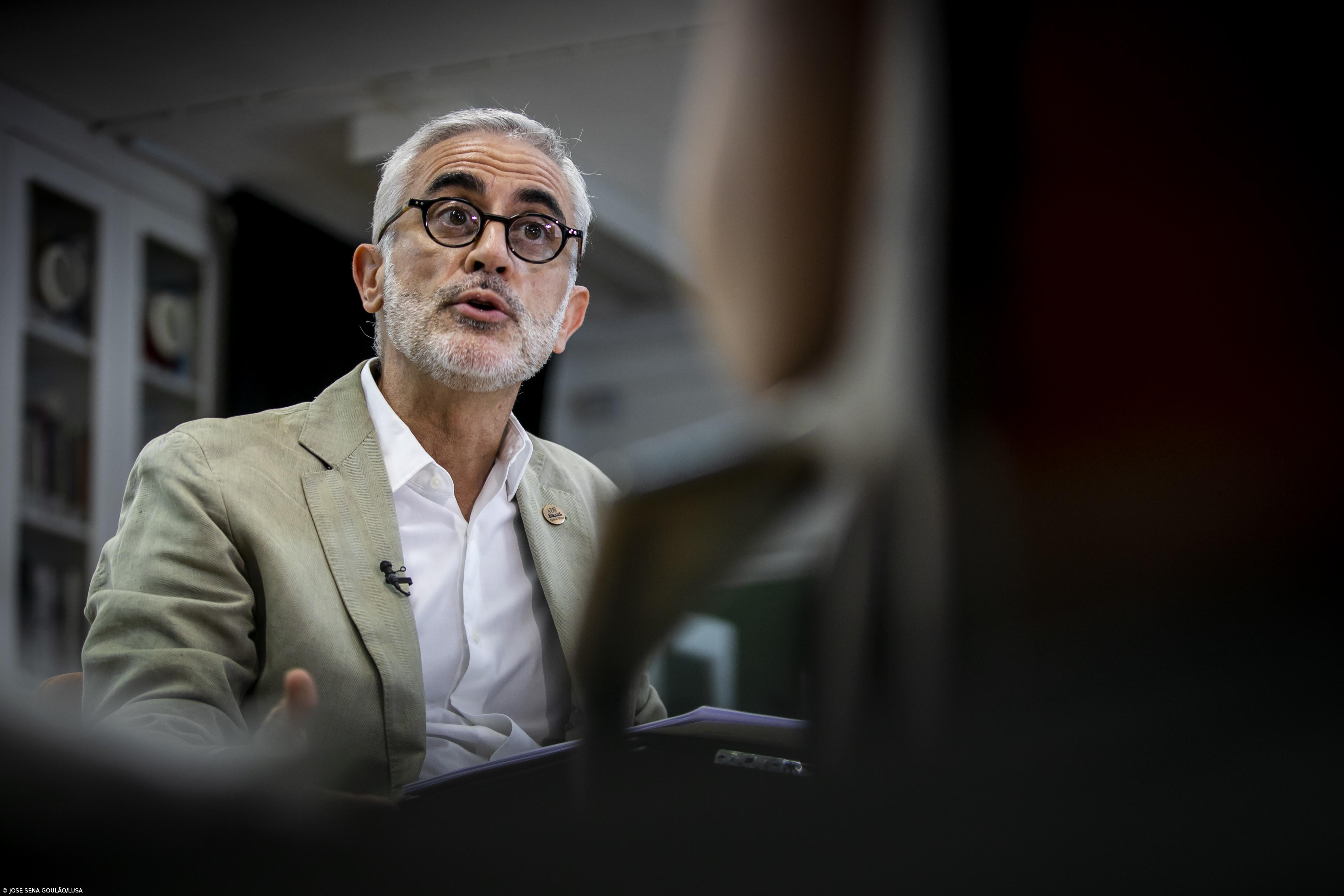 Proximidade dos vizinhos no confinamento pode explicar redução de violência doméstica – Imagem 1