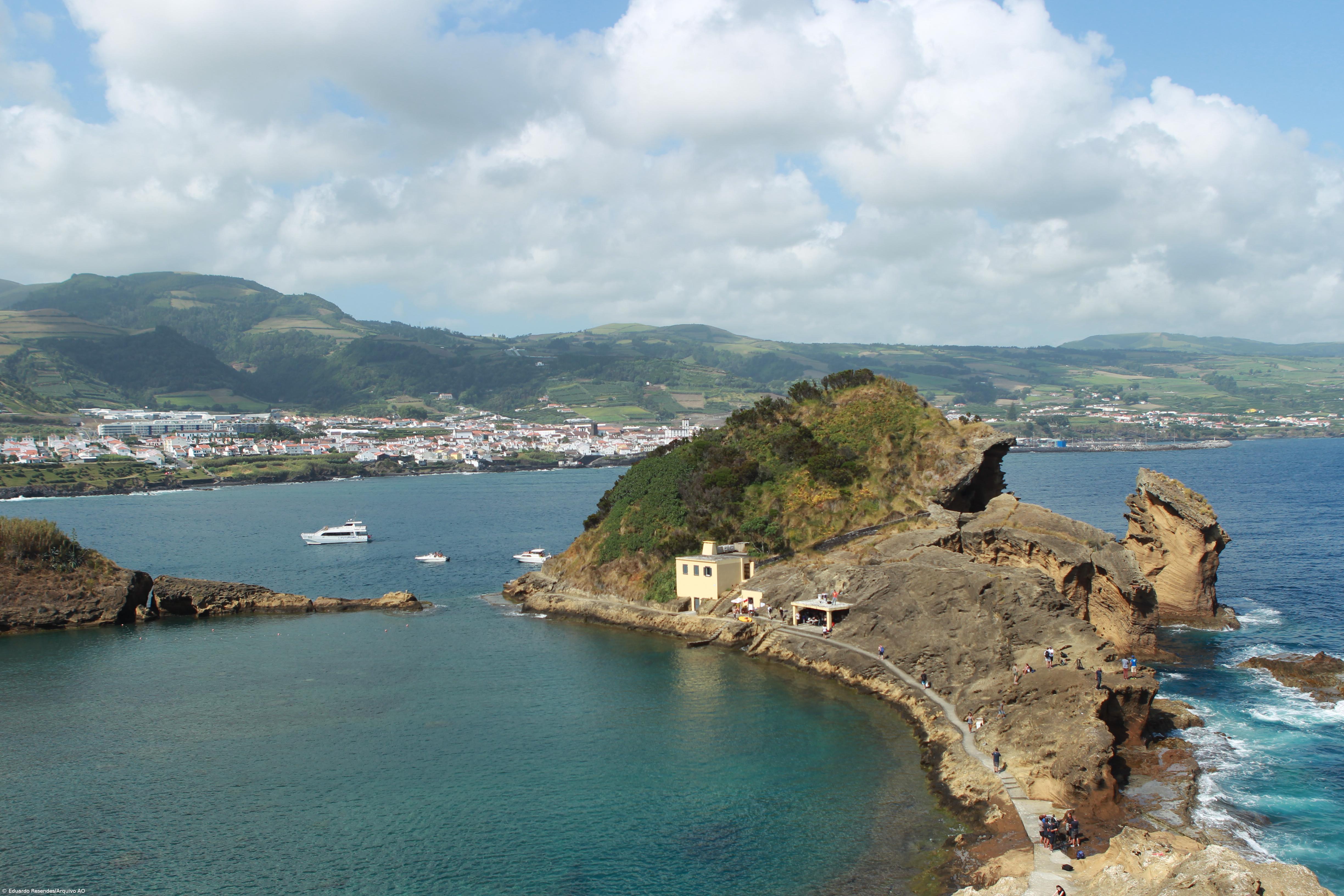Ilhéu de Vila Franca do Campo volta a estar "próprio para banhos", diz Governo Regional – Imagem 1