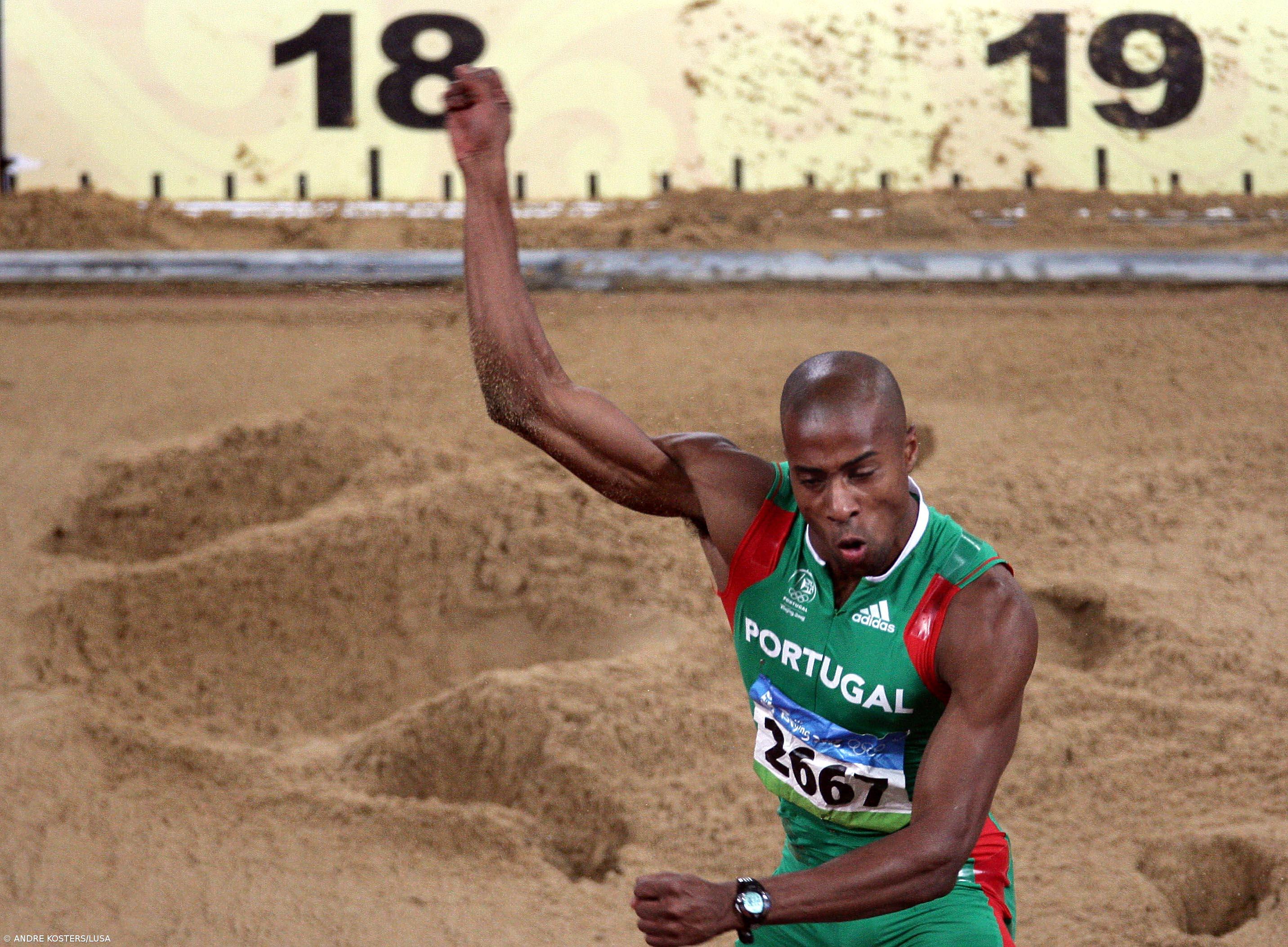 Nélson Évora dá medalha de ouro a Portugal  – Imagem 1