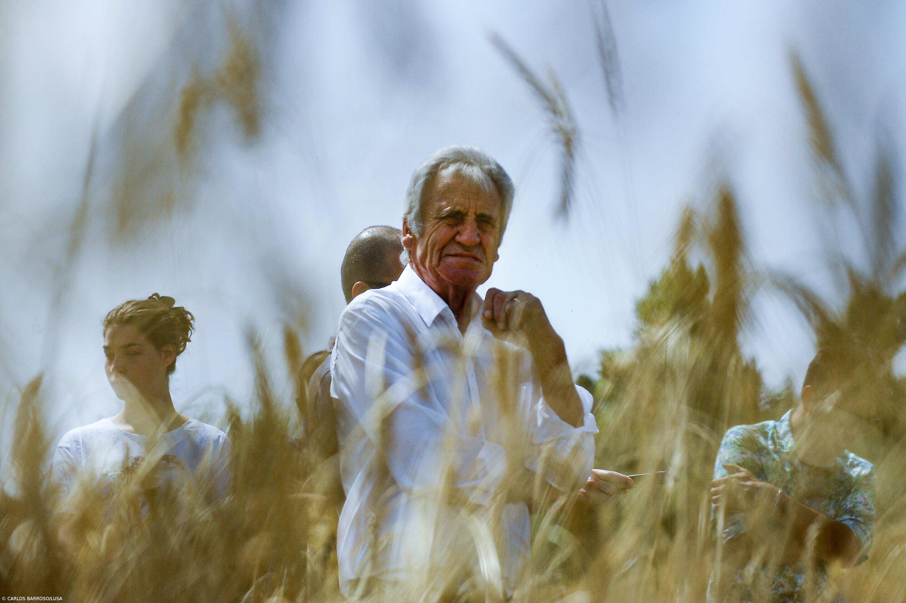 PCP/Congresso: Jerónimo admite continuar líder e que é cedo para escrever memórias  – Imagem 1