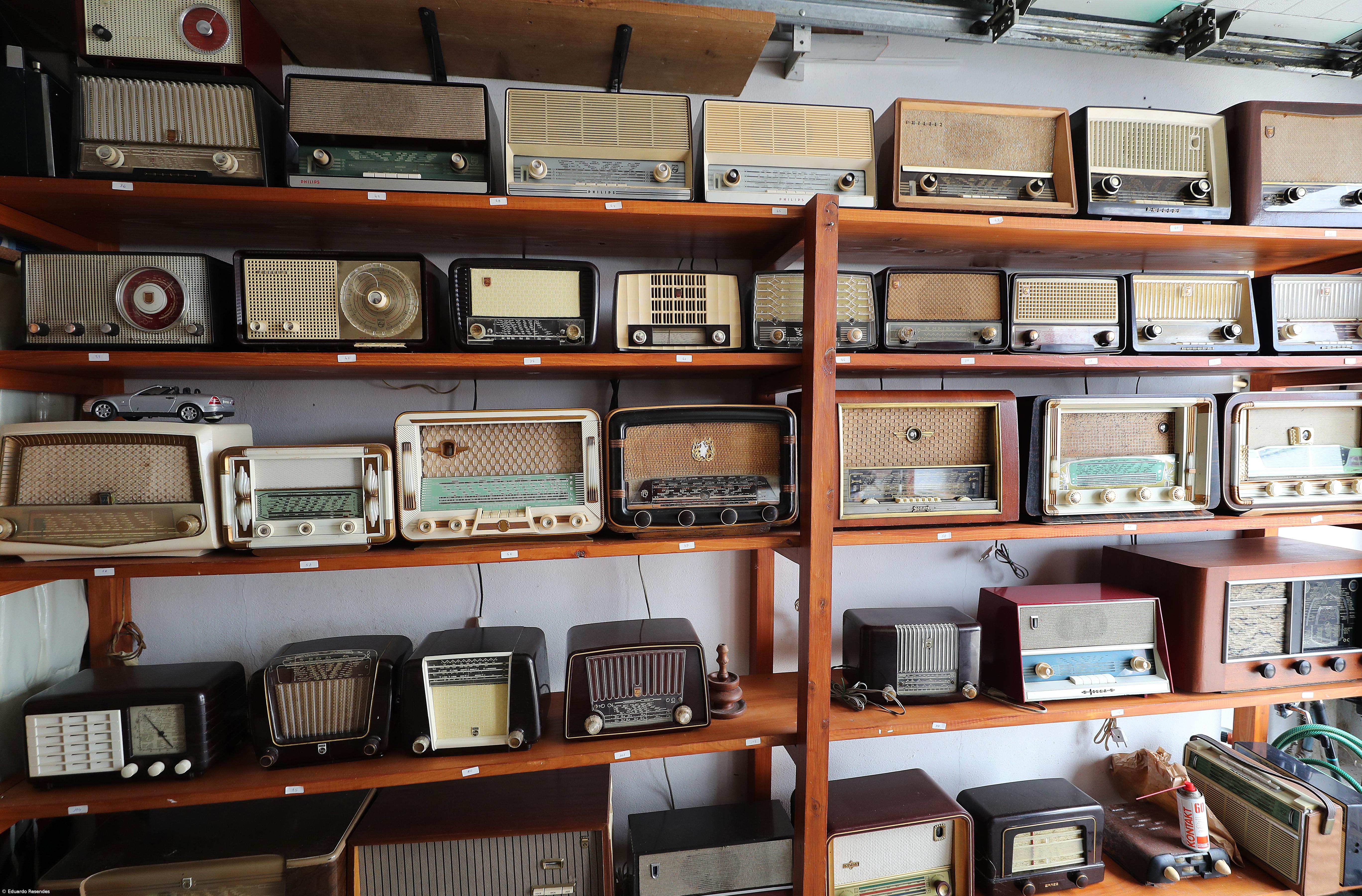 Colecionador de rádios antigos sonha com exposição – Imagem 6