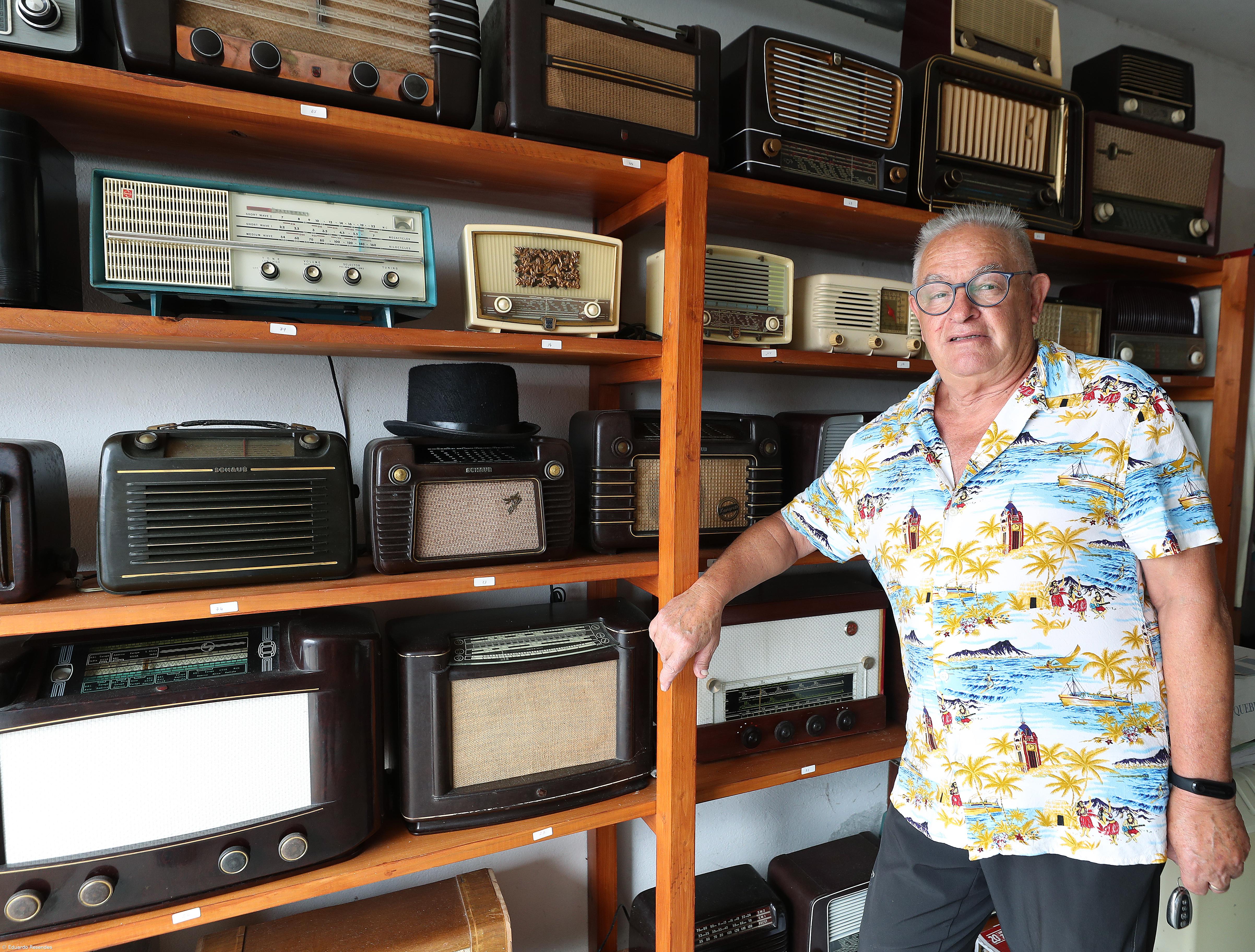 Colecionador de rádios antigos sonha com exposição – Imagem 5
