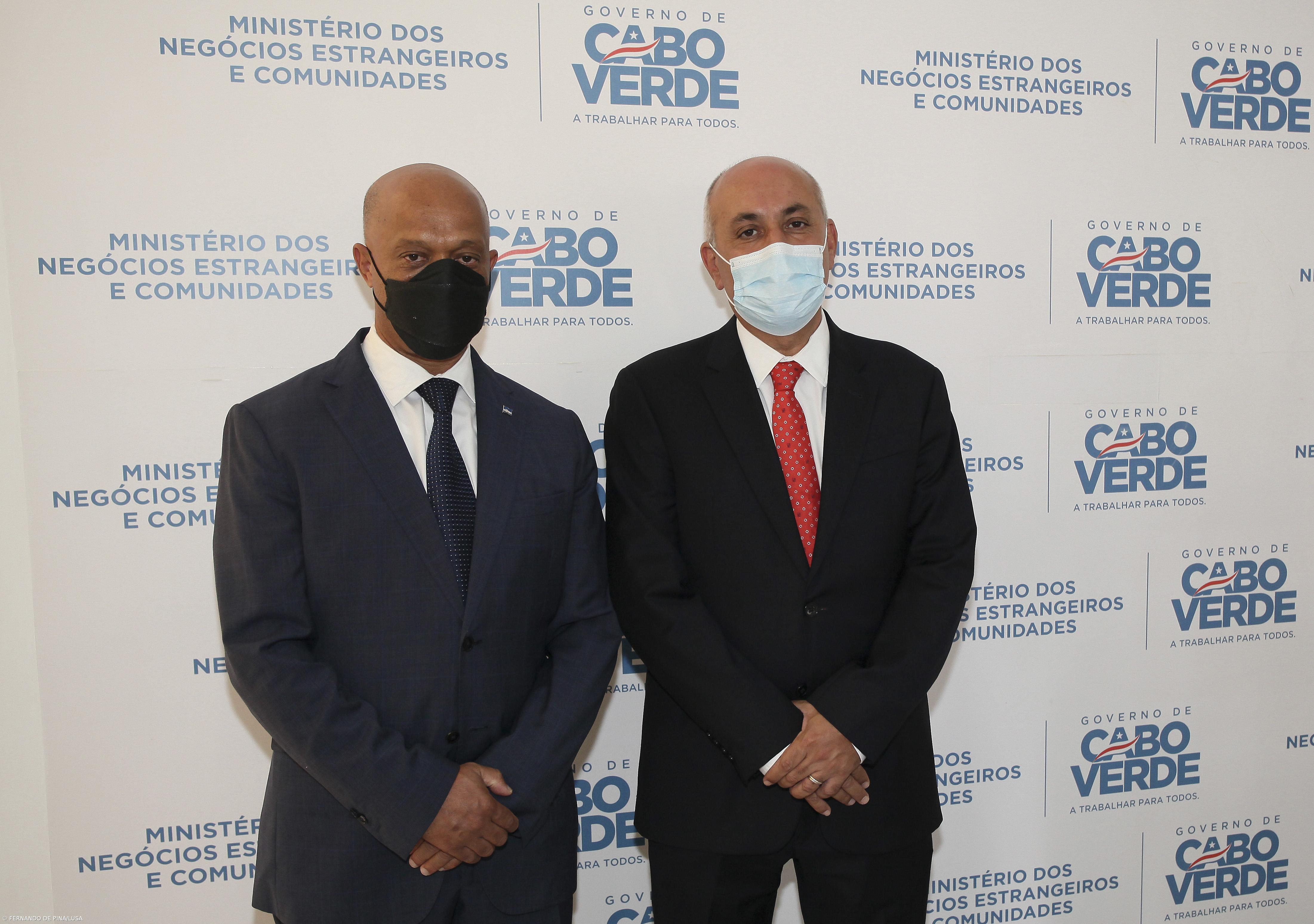 Portugal e Cabo Verde abrem corredor aéreo para voos essenciais  – Imagem 1