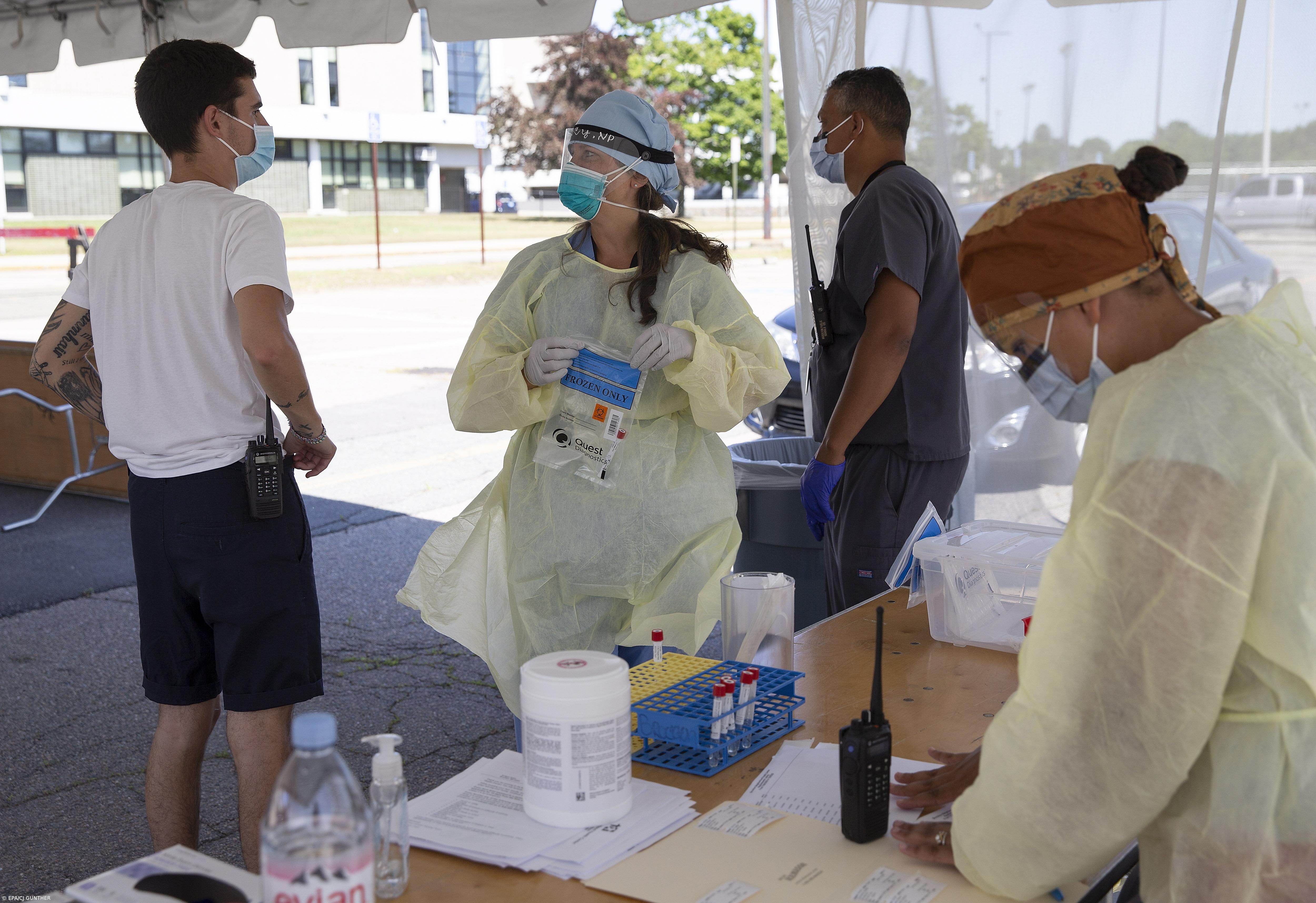 Número de pessoas sem seguro de saúde atinge registo mais baixo de sempre nos EUA – Imagem 1