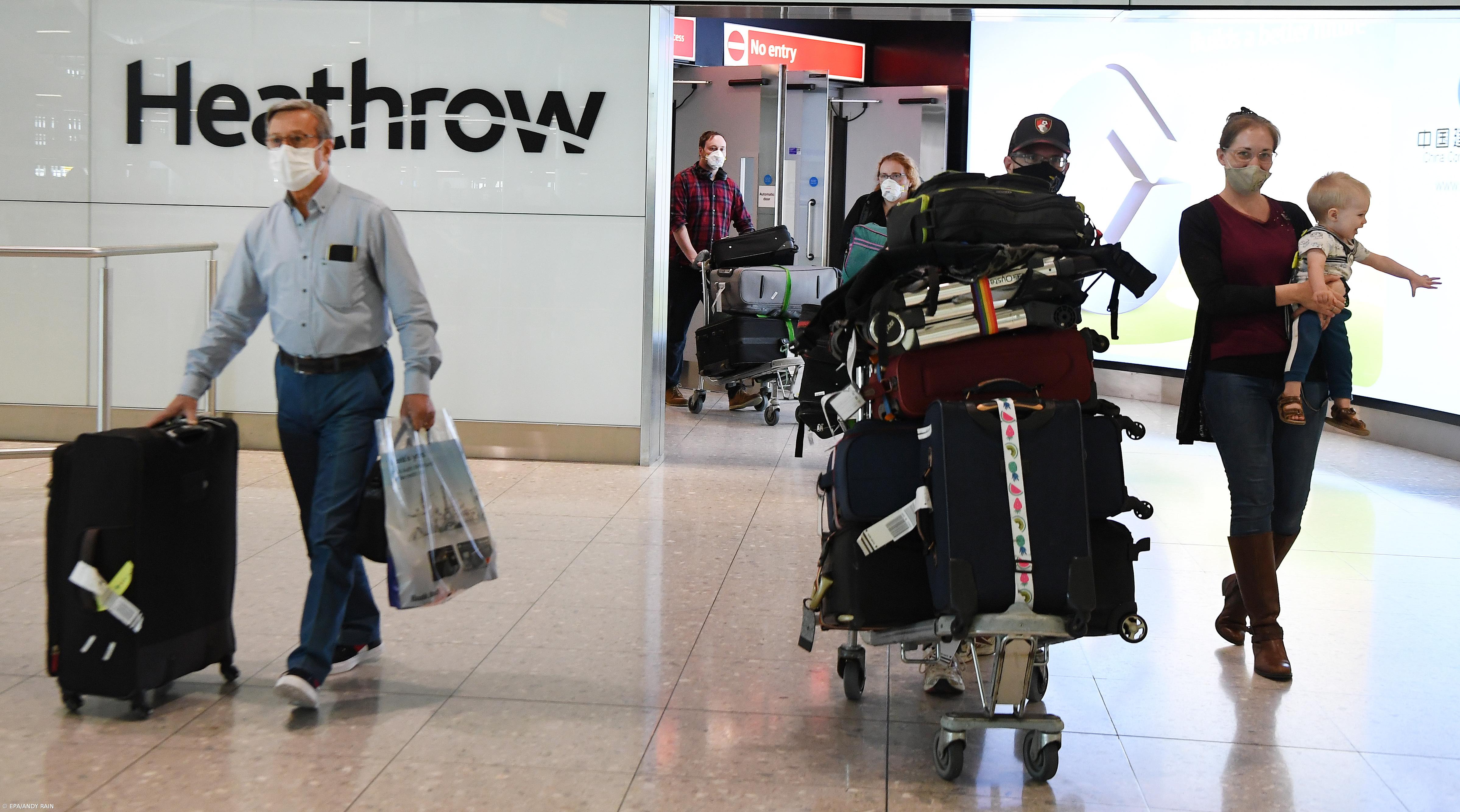 Estudo contesta cálculos do Governo britânico para manter quarentena a turistas – Imagem 1