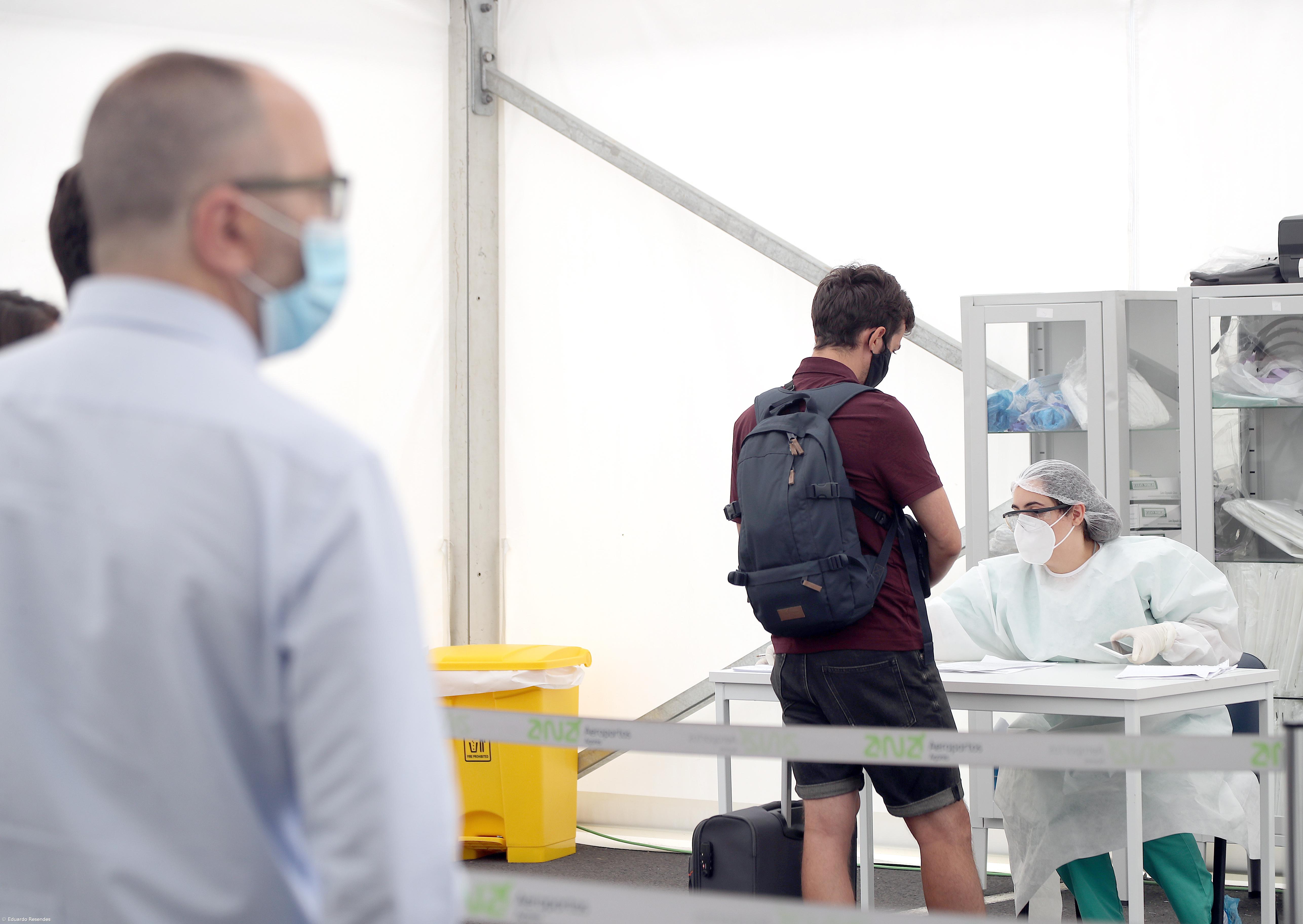 Governo dos Açores vai reorganizar zona de testagem no aeroporto de Ponta Delgada – Imagem 1