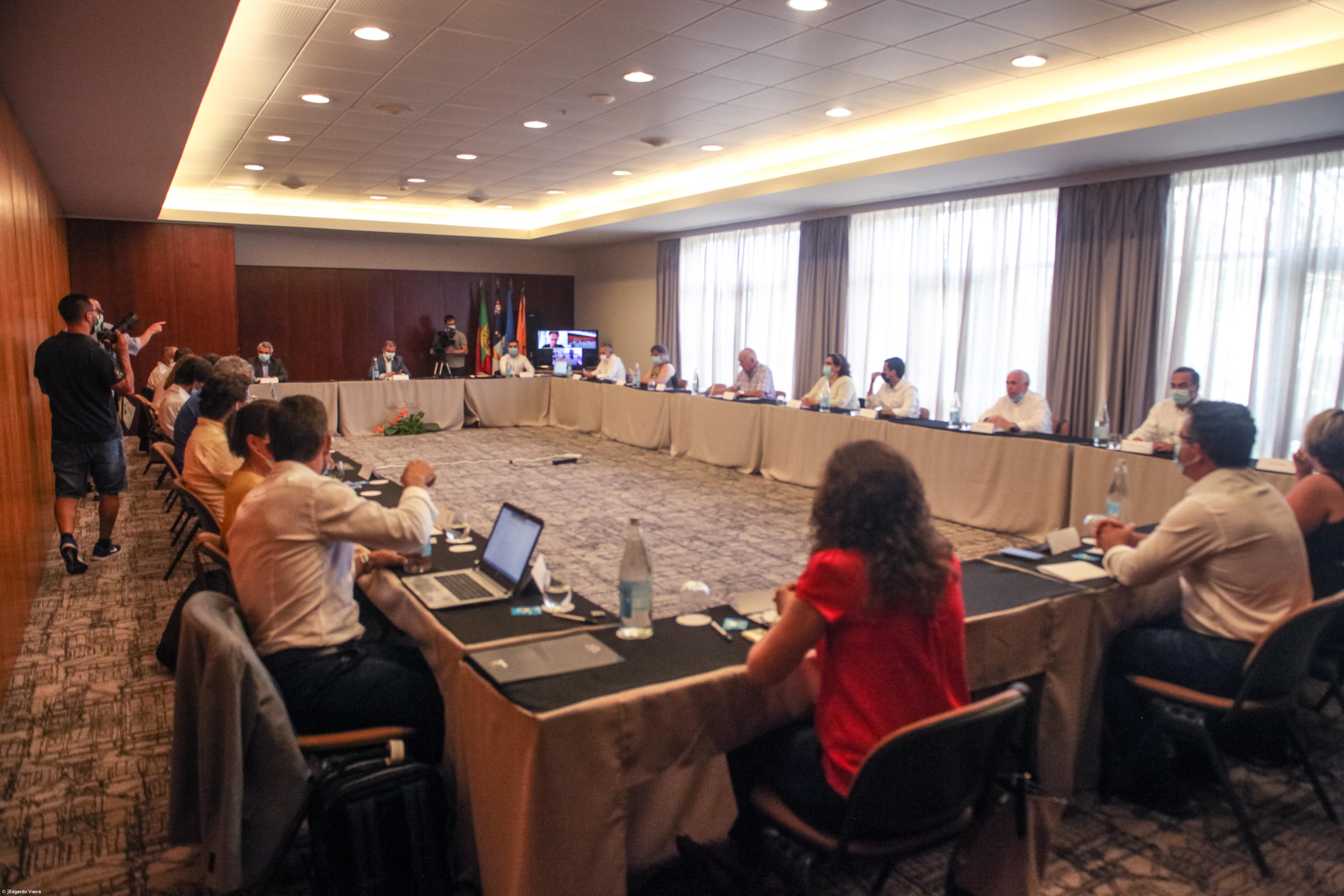 Listas de deputados do PSD levam a demissões nos órgãos da Terceira – Imagem 1