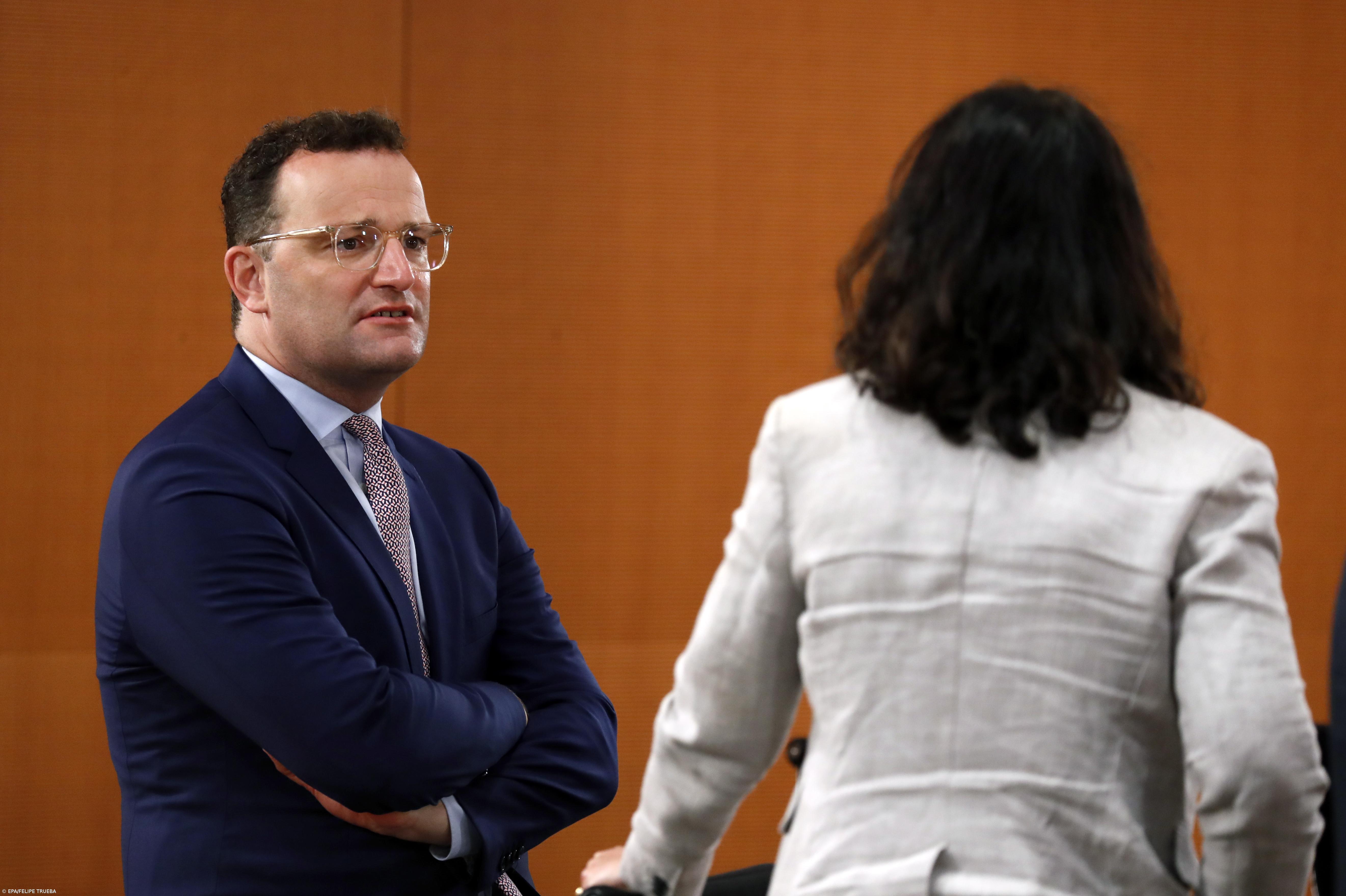 Alemanha vai negociar bilateralmente eventual compra de vacina russa – Imagem 1