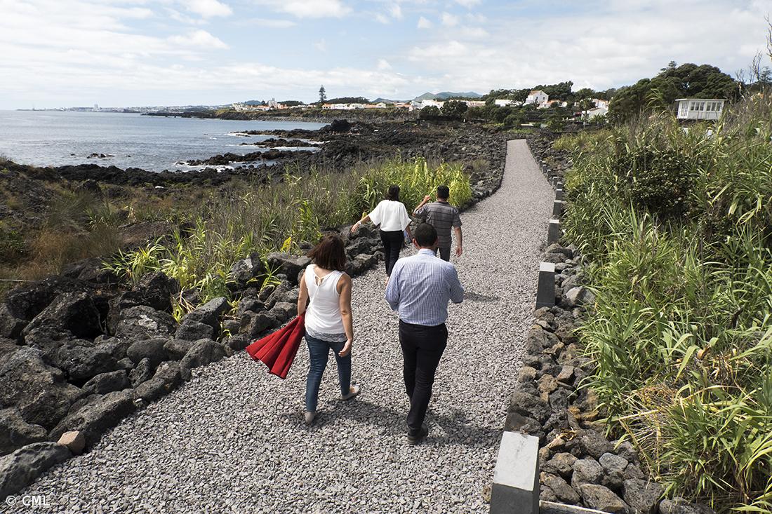 Autarca da Lagoa visita obras na orla costeira – Imagem 3