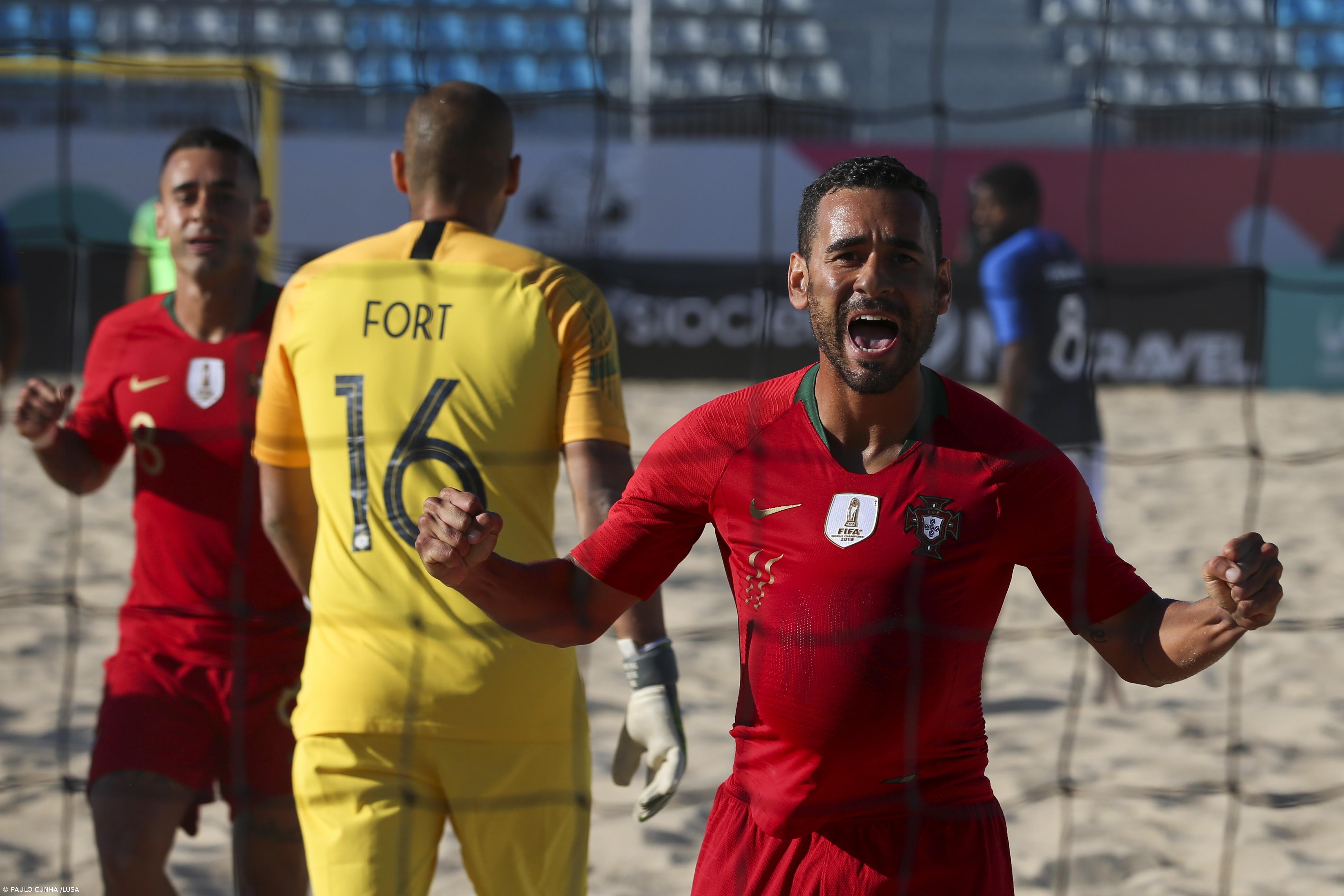 Portugal inicia defesa do título da Liga Europeia de futebol de praia com goleada – Imagem 1