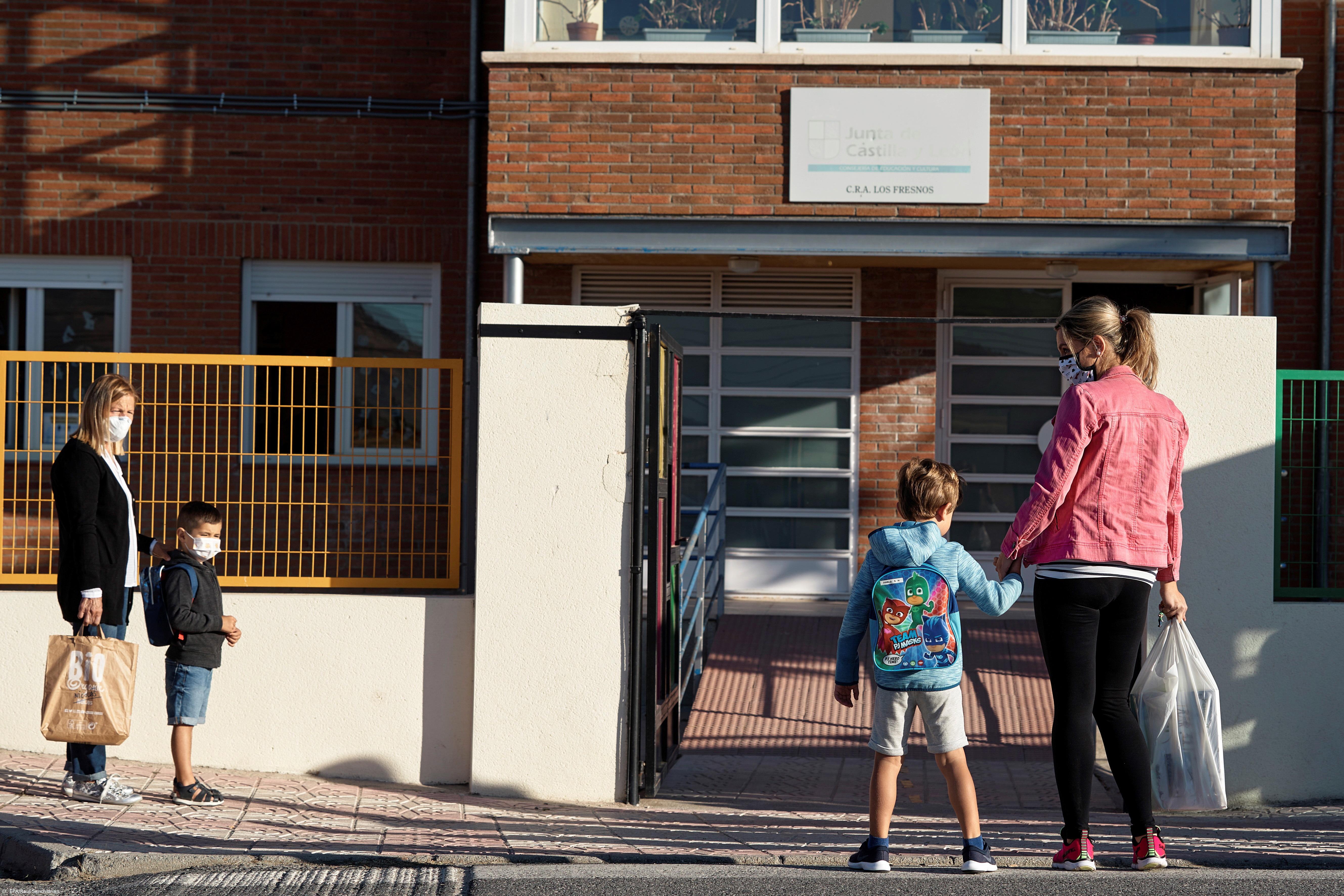 Vírus duplica incidência em Espanha e já provocou perto de 2.500 mortos em 2021 – Imagem 1