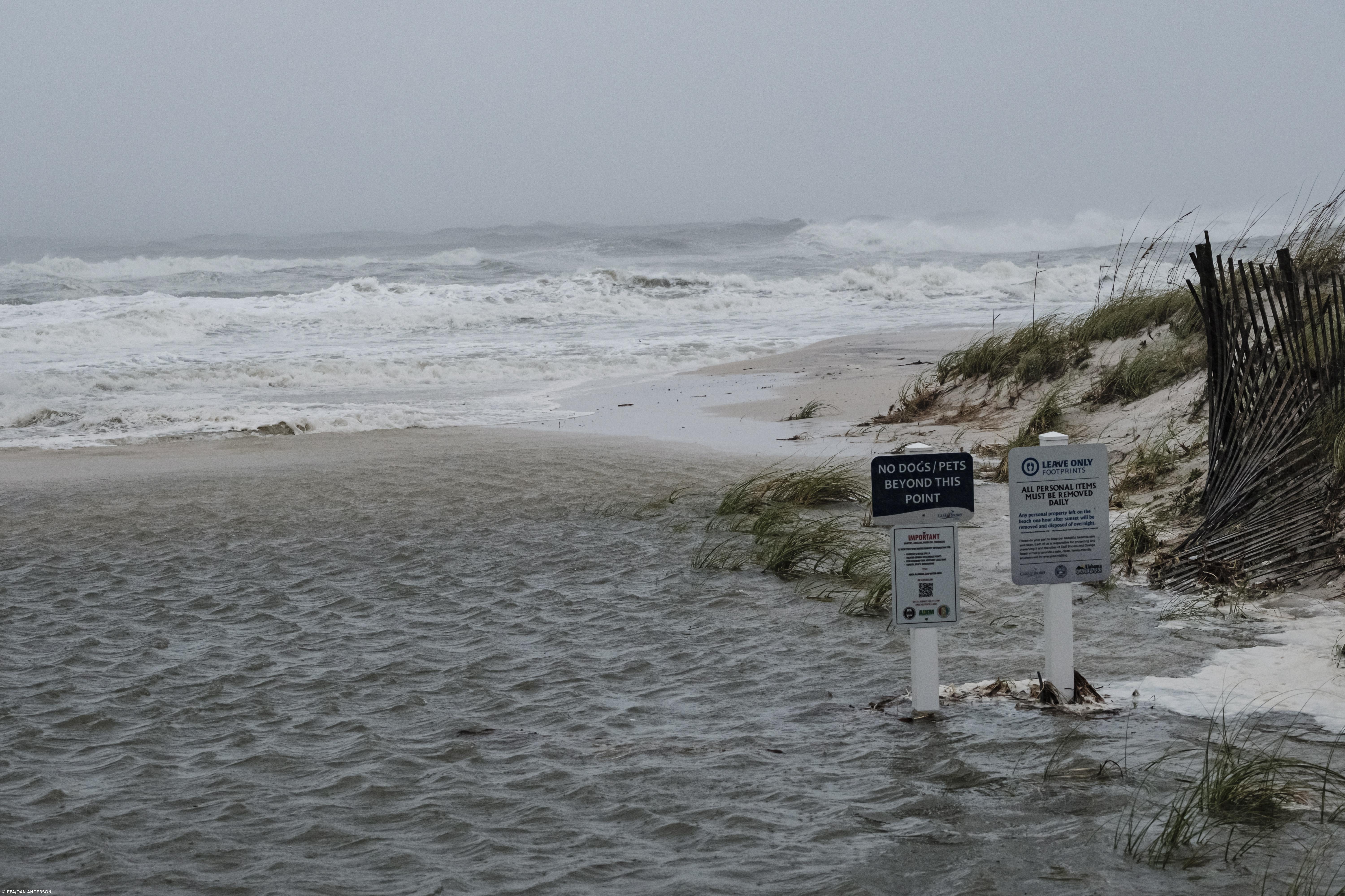 Furacão Larry com ventos de 205 quilómetros ameaça Antilhas e Estados Unidos – Imagem 1