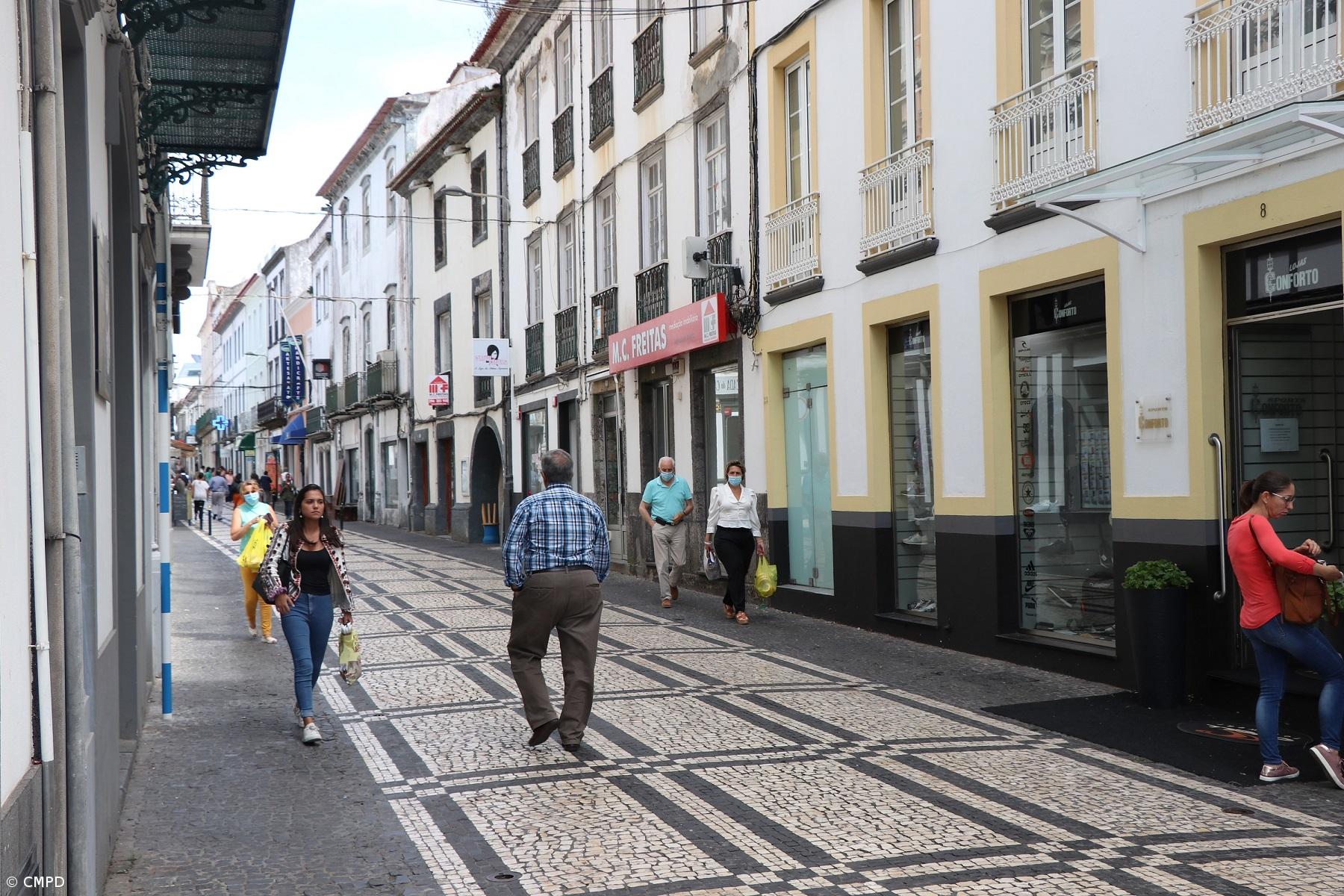 Rua dos Mercadores fechada ao trânsito no Dia Europeu Sem Carros – Imagem 1