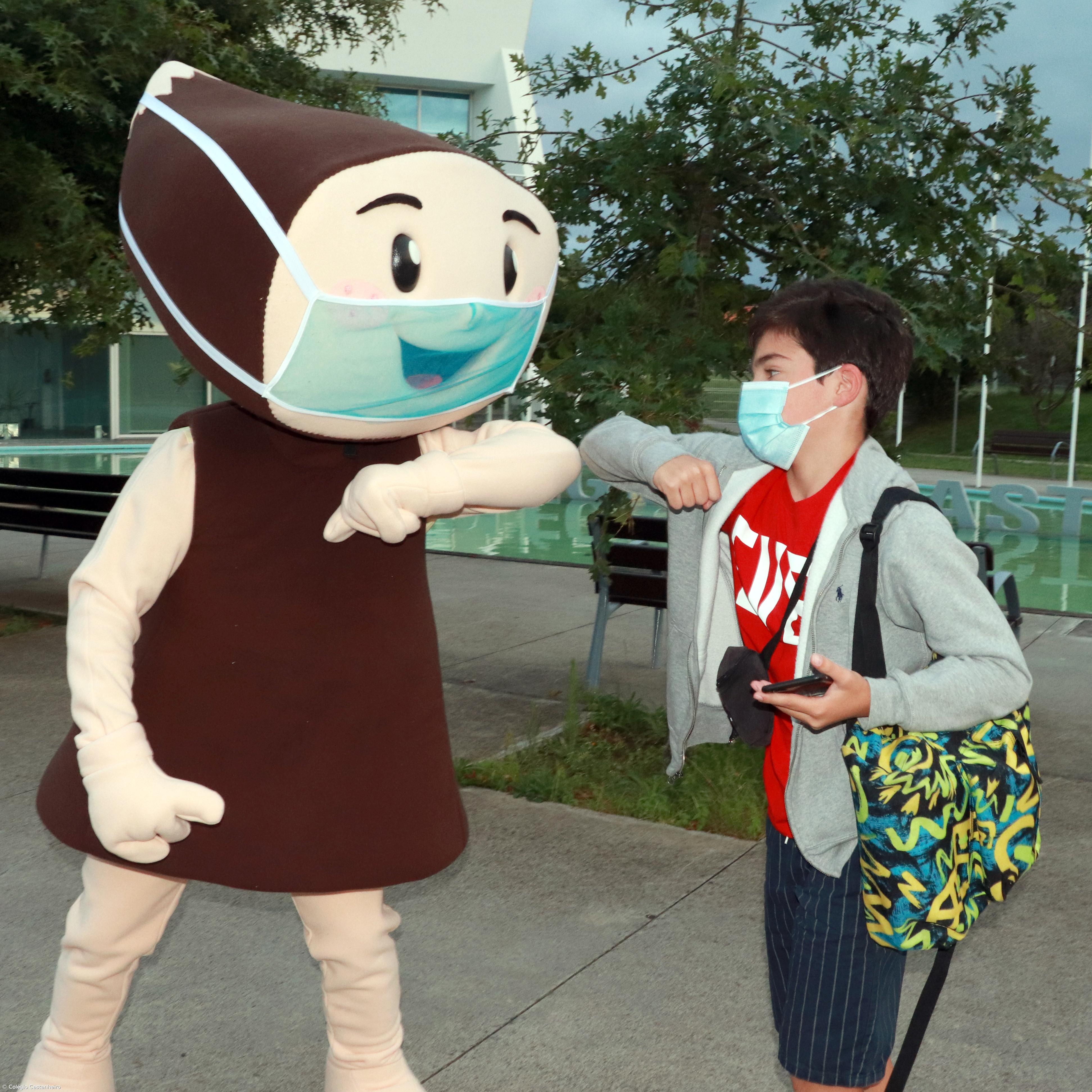 Colégio do Castanheiro promove entrega de máscaras e álcool gel a todos os seus alunos – Imagem 1