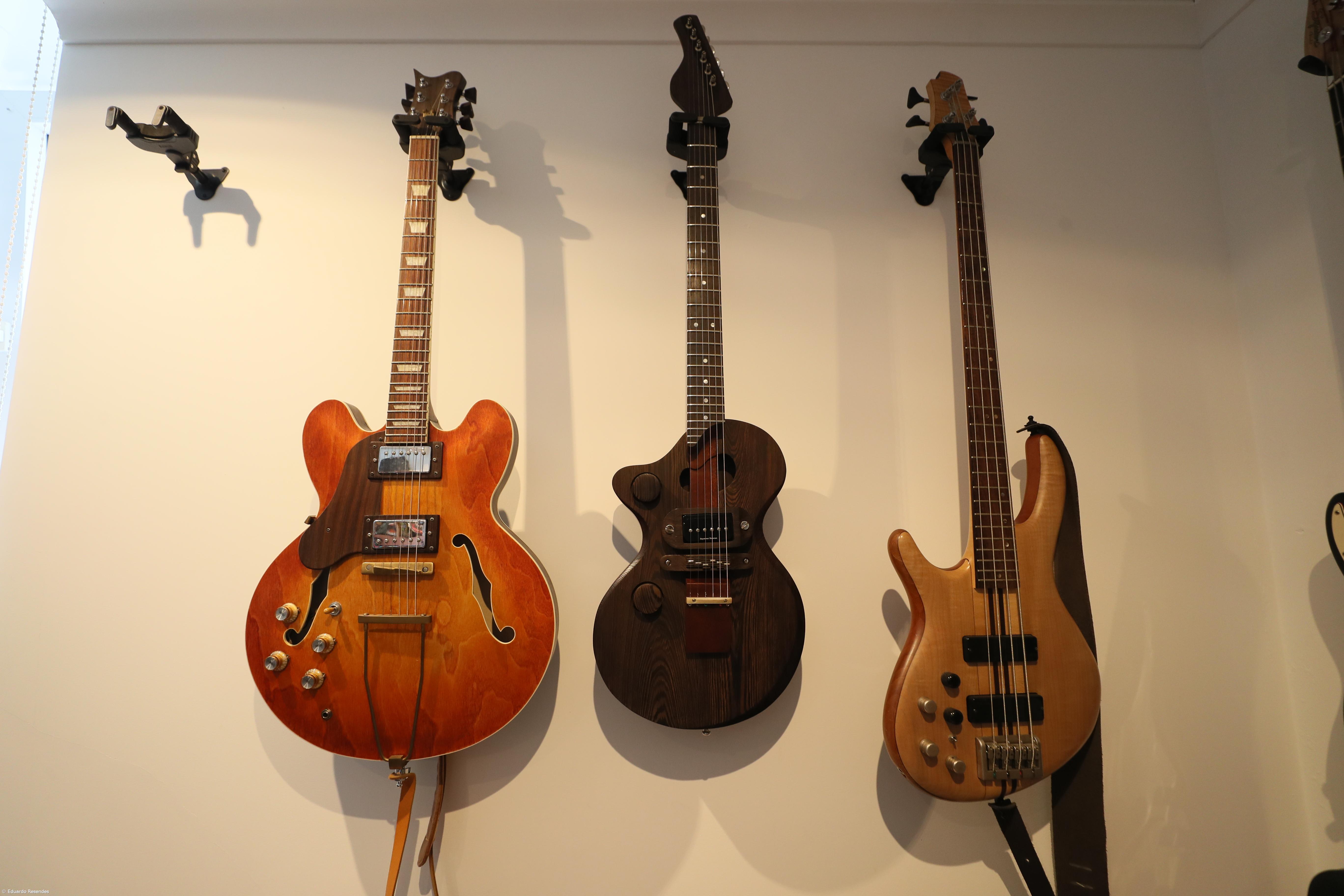 O professor que constrói guitarras elétricas nos tempos livres  – Imagem 5