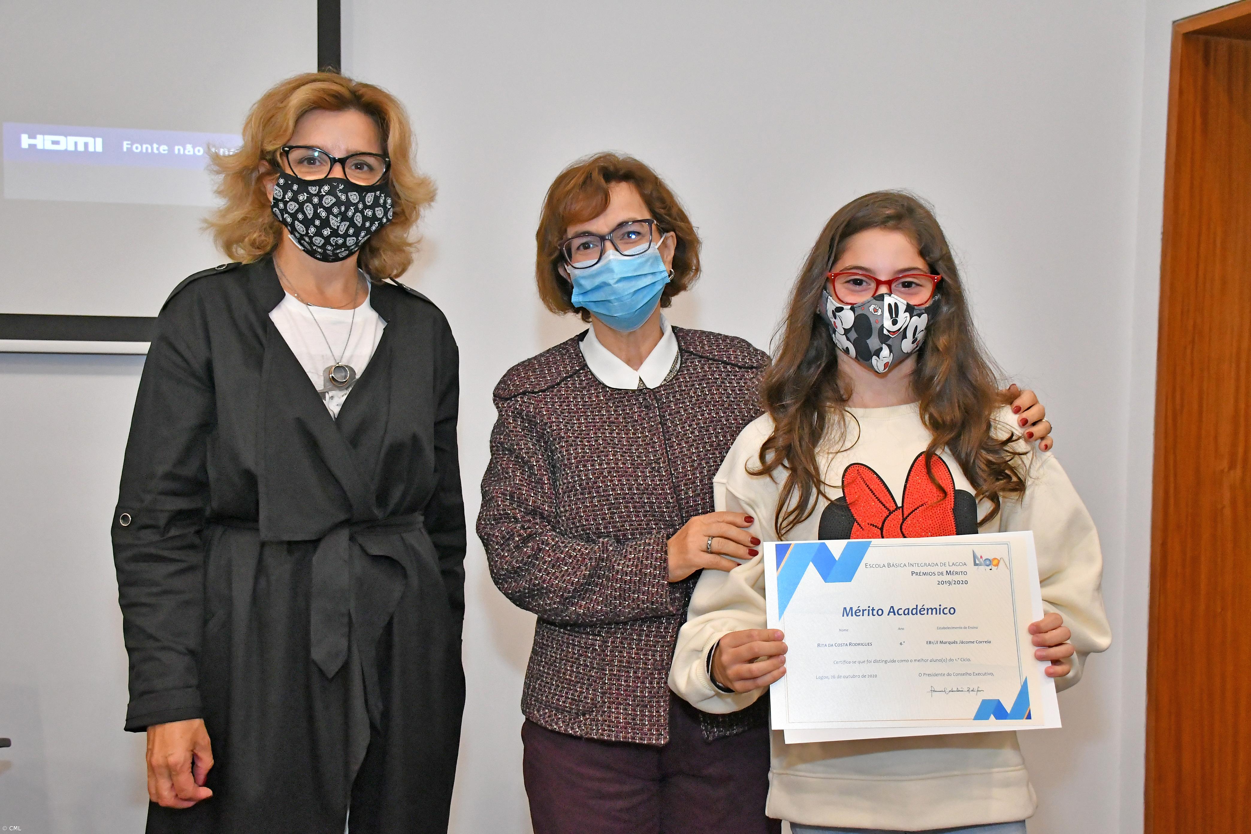 Autarquia de Lagoa entrega diplomas de mérito escolar – Imagem 2