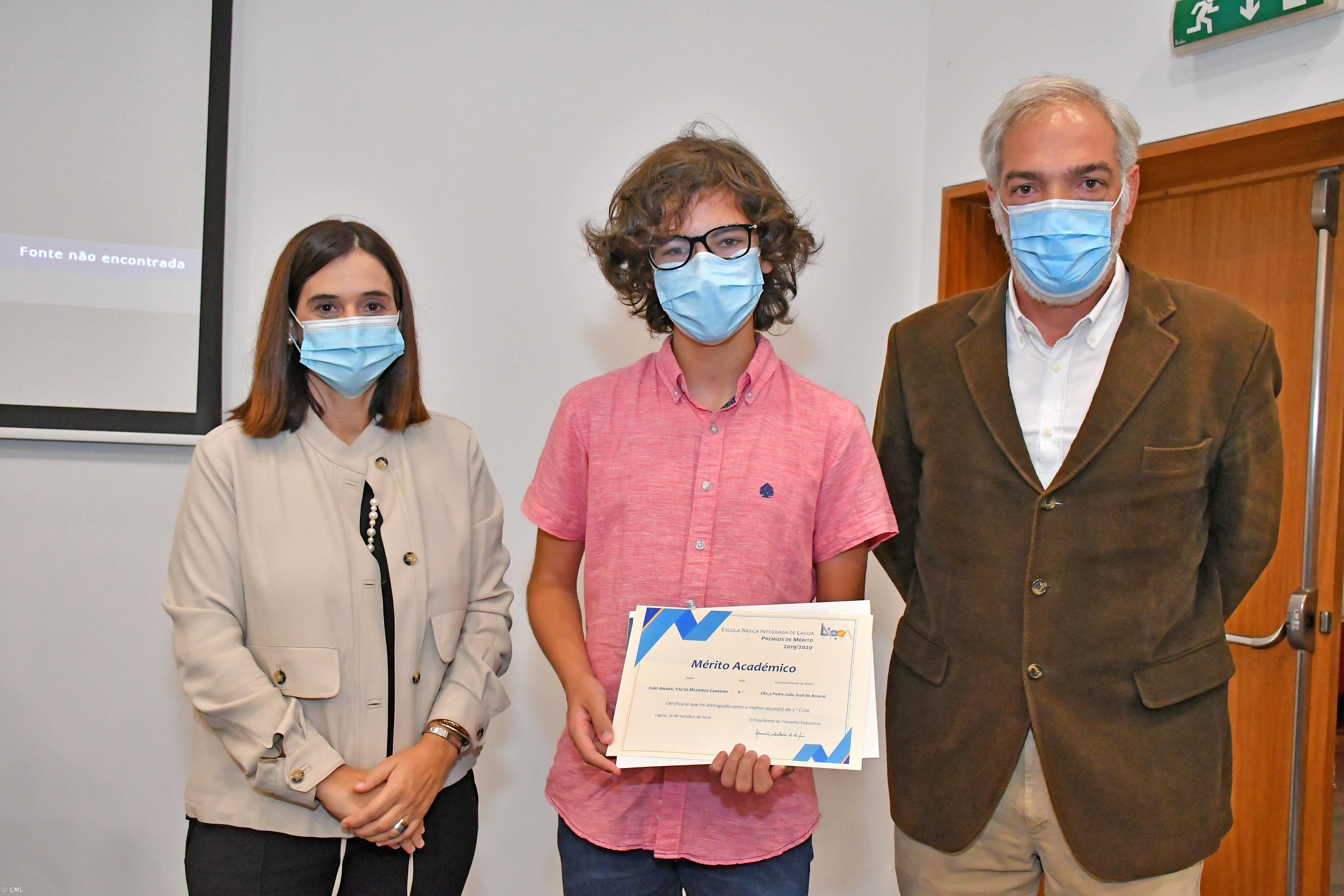 Autarquia de Lagoa entrega diplomas de mérito escolar – Imagem 3