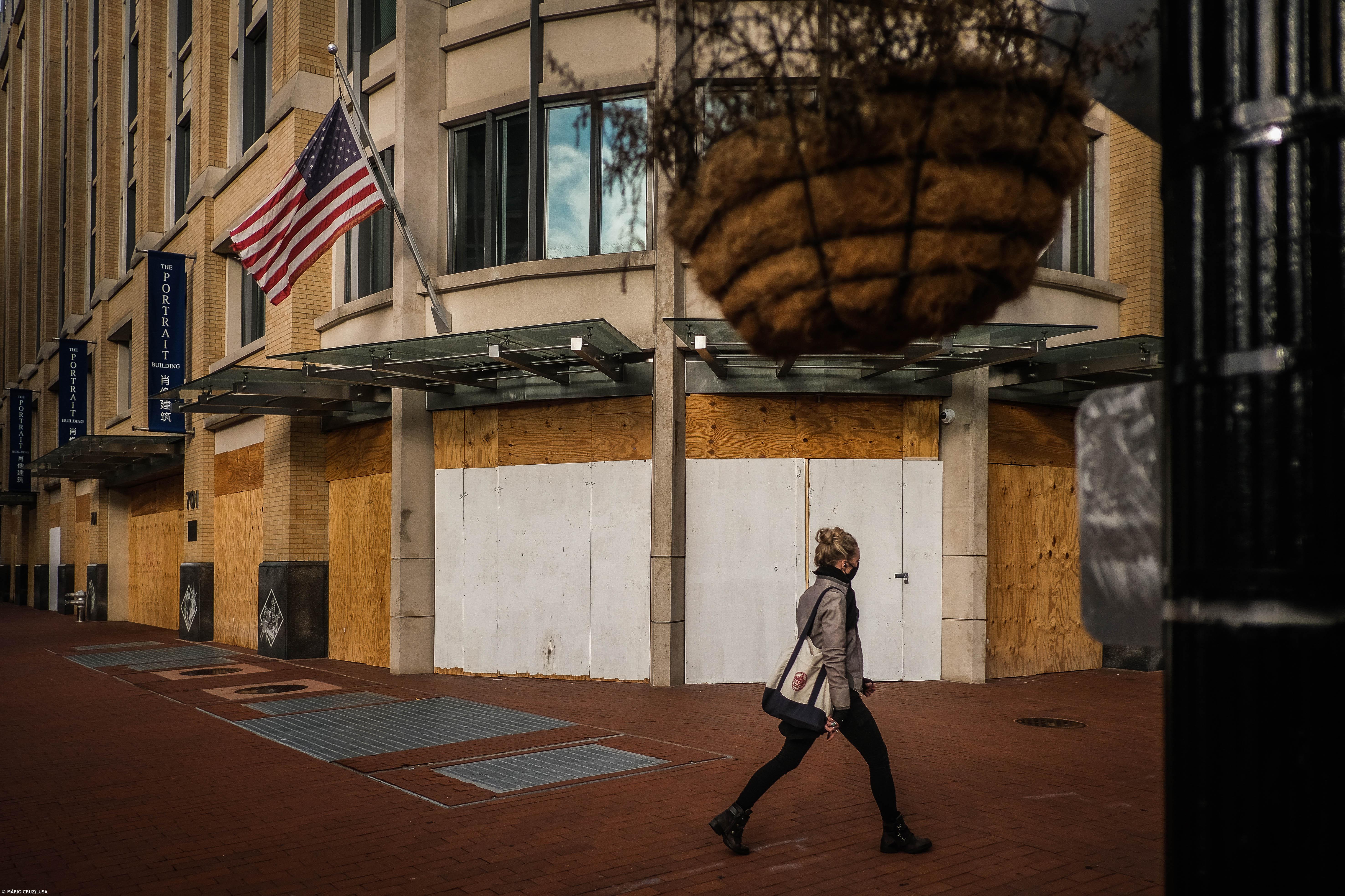 Centro de Washington protege-se de eventuais distúrbios – Imagem 1