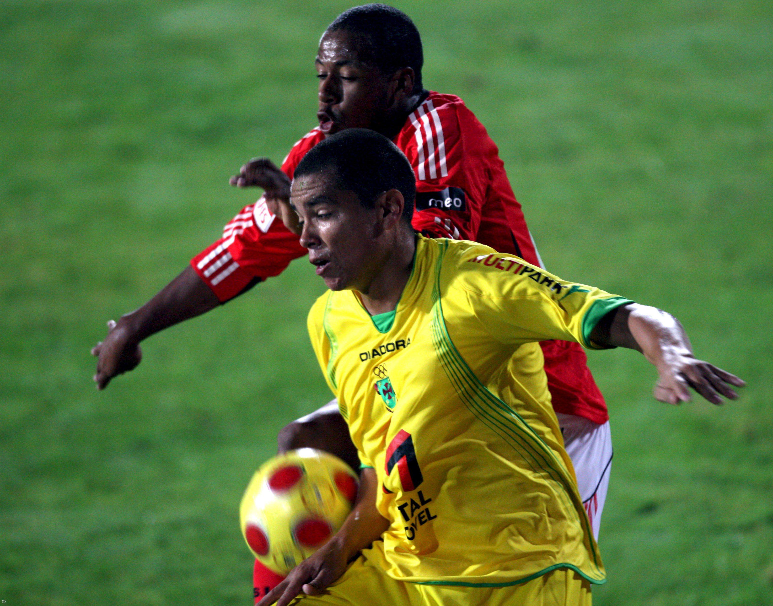 Benfica tremeu na Mata Real, mas conquistou os três pontos – Imagem 1