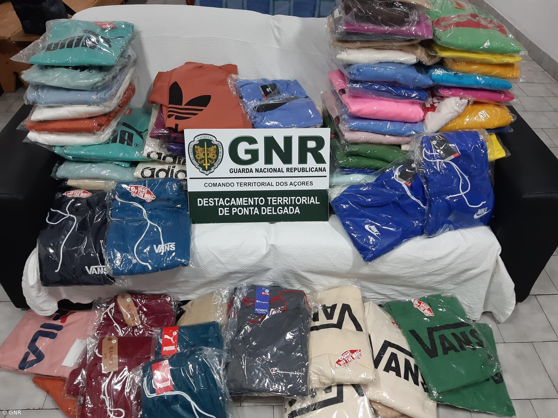GNR apreende mais de 3.000 euros em artigos contrafeitos – Imagem 1