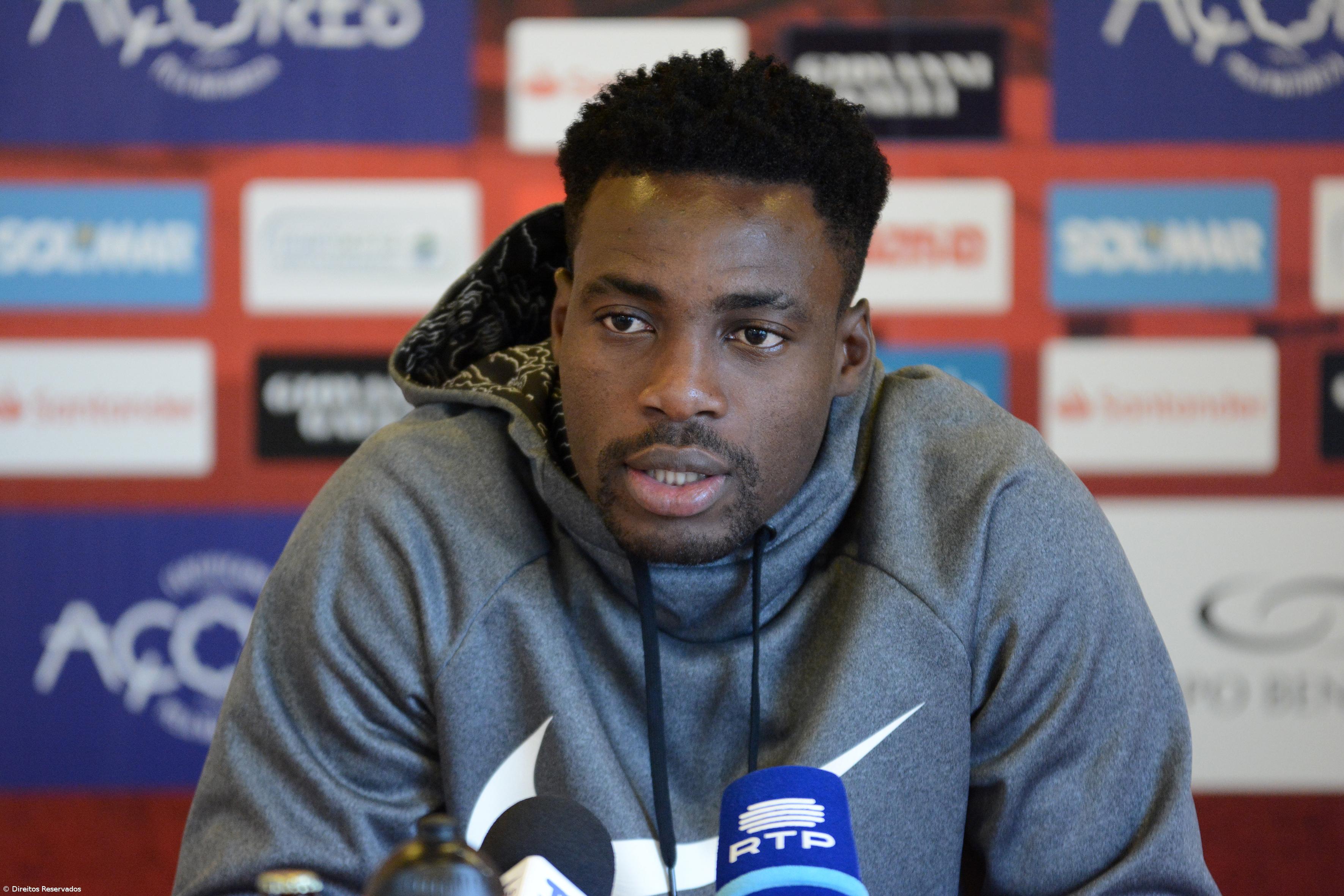 Santa Clara rescinde com o avançado Malick Evouna – Imagem 1