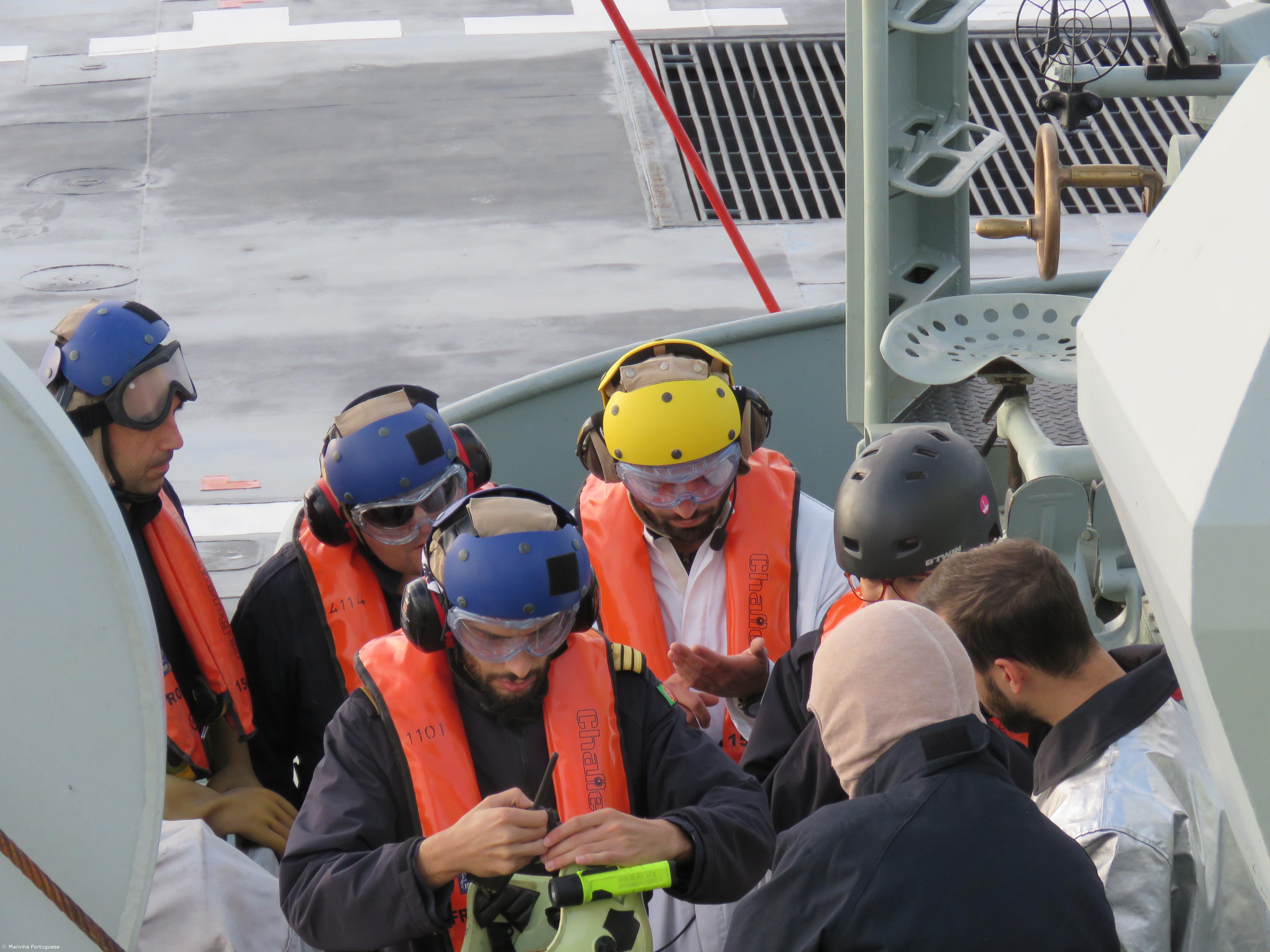 Navio da Marinha realiza treino de resgate no mar dos Açores – Imagem 1