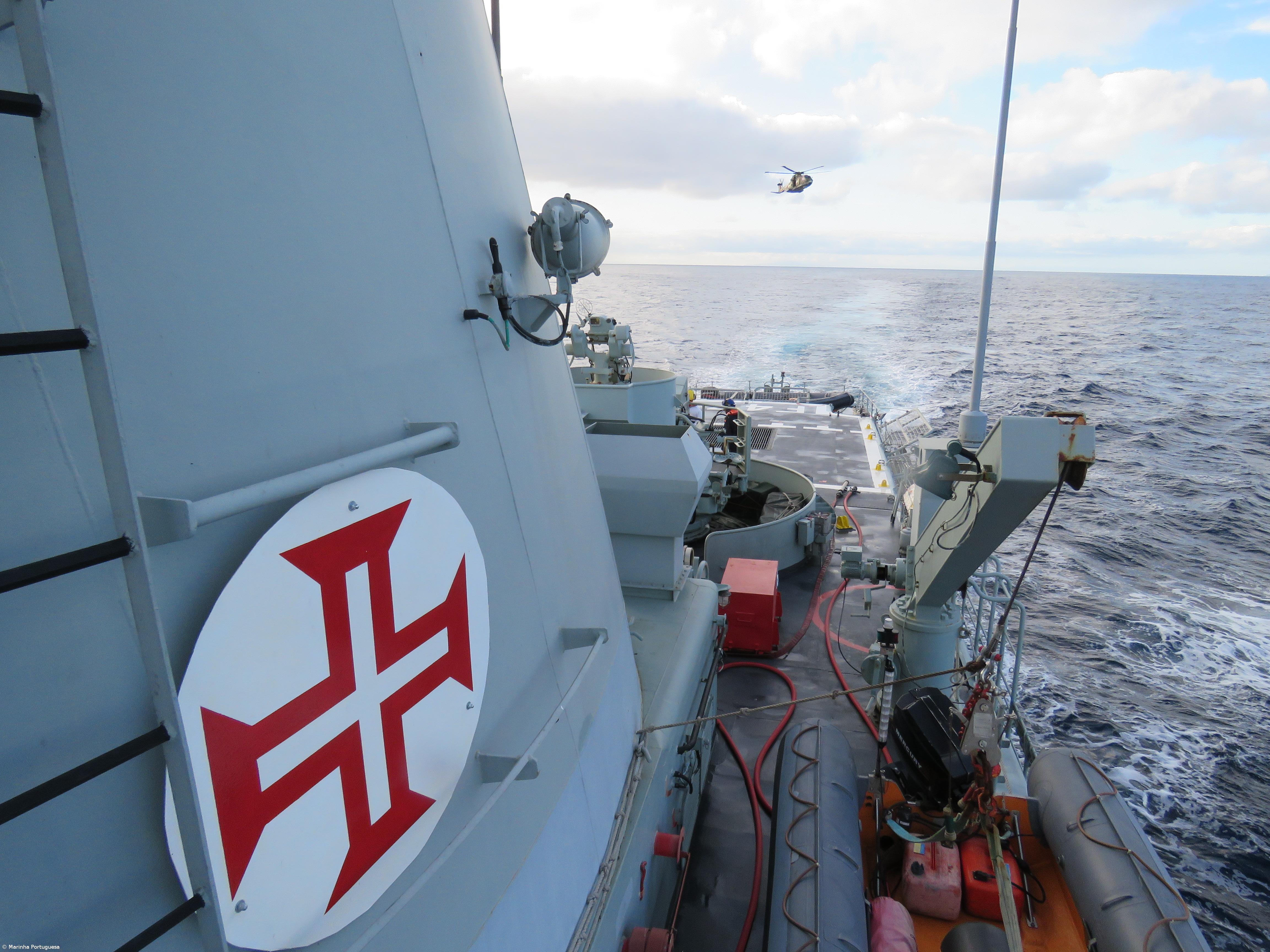 Navio da Marinha realiza treino de resgate no mar dos Açores – Imagem 3