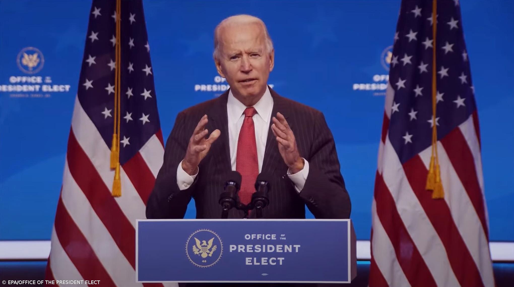 Presidente eleito dos Estados Unidos Joe Biden vacinado em direto – Imagem 1
