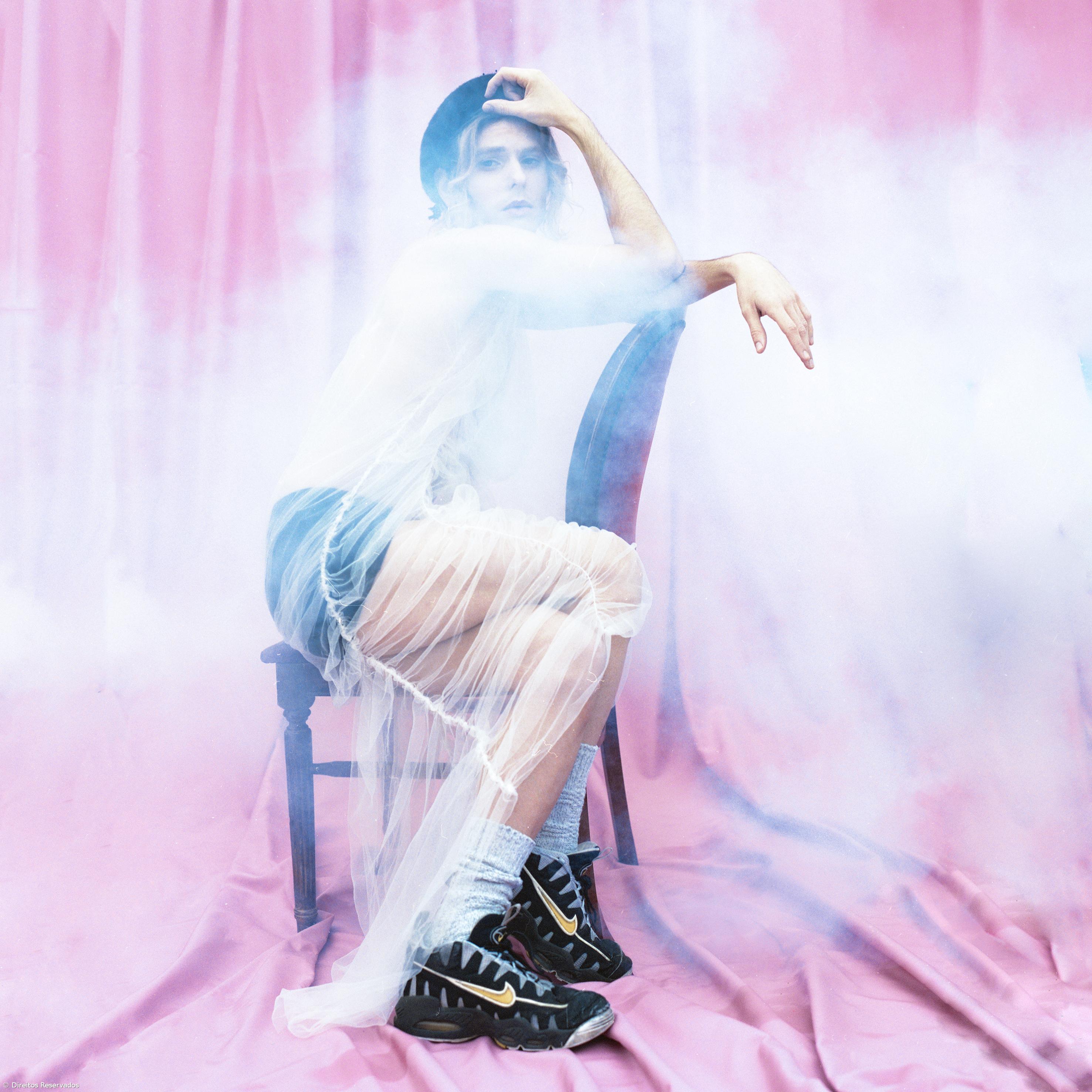 “O InSeCureFrank é o performer que celebra a vulnerabilidade em palco” – Imagem 3