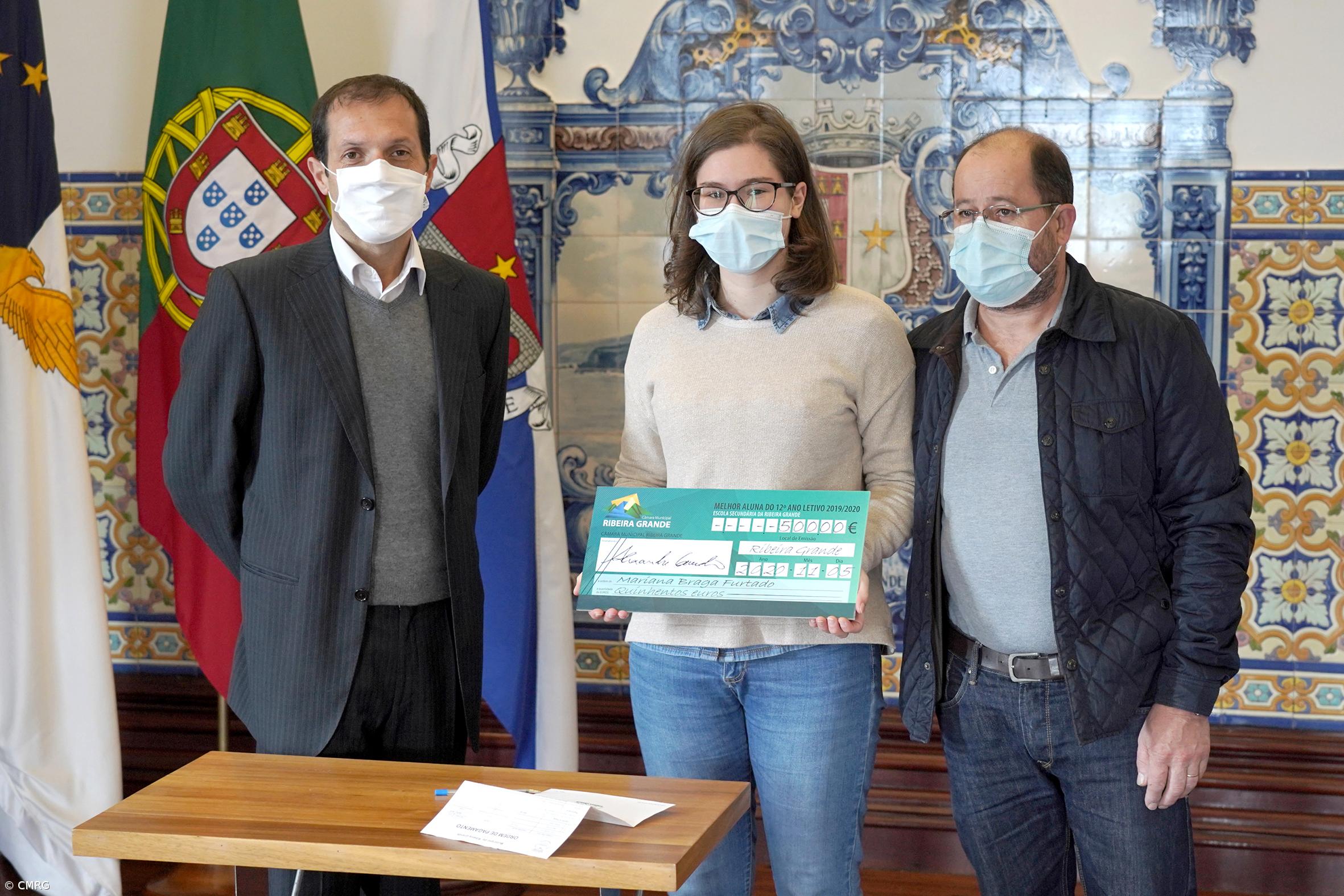 Câmara da Ribeira Grande atribui bolsa de mérito a Mariana Furtado – Imagem 1