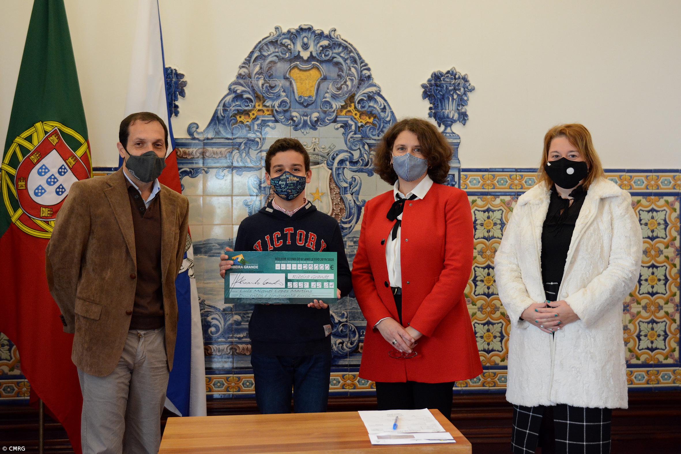 Câmara da Ribeira Grande atribui bolsas de mérito escolar – Imagem 1